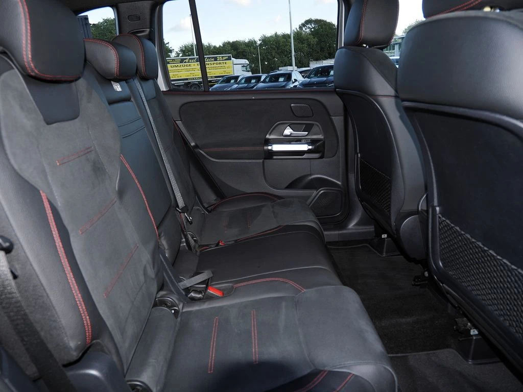 Mercedes-Benz-GLB 220 d-image-13