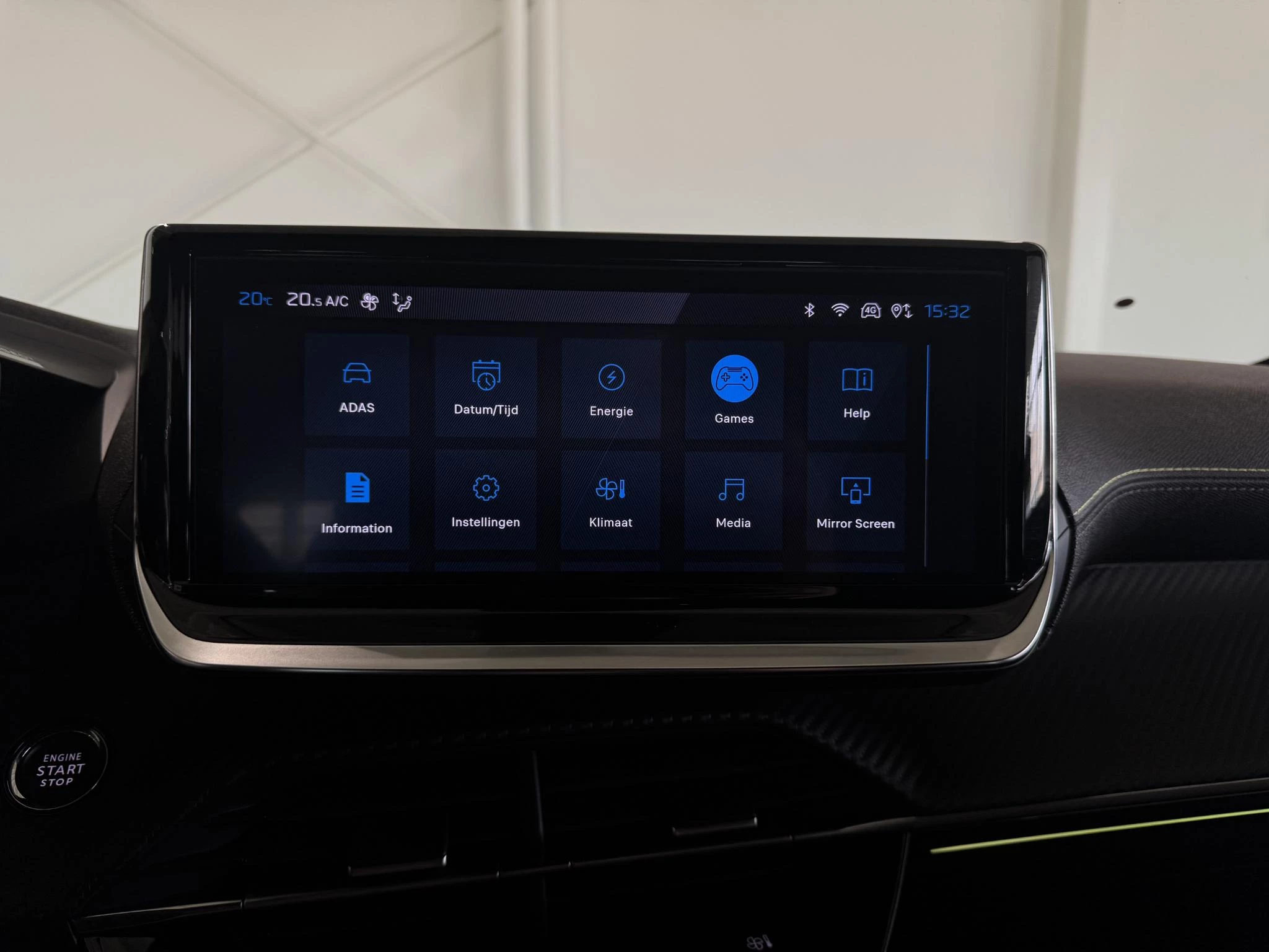 Peugeot-e-208-image-33