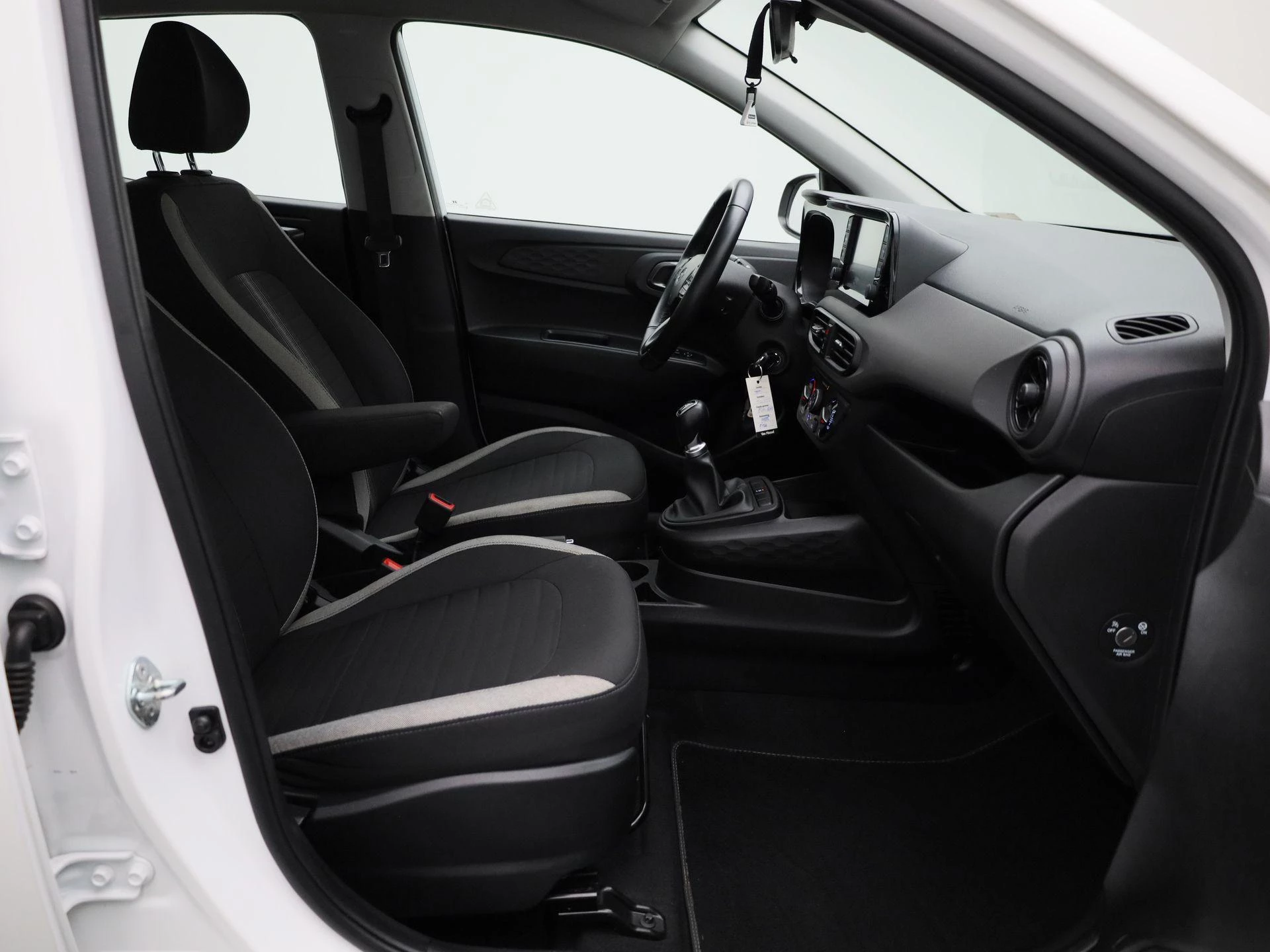 Hyundai-i10-image-27