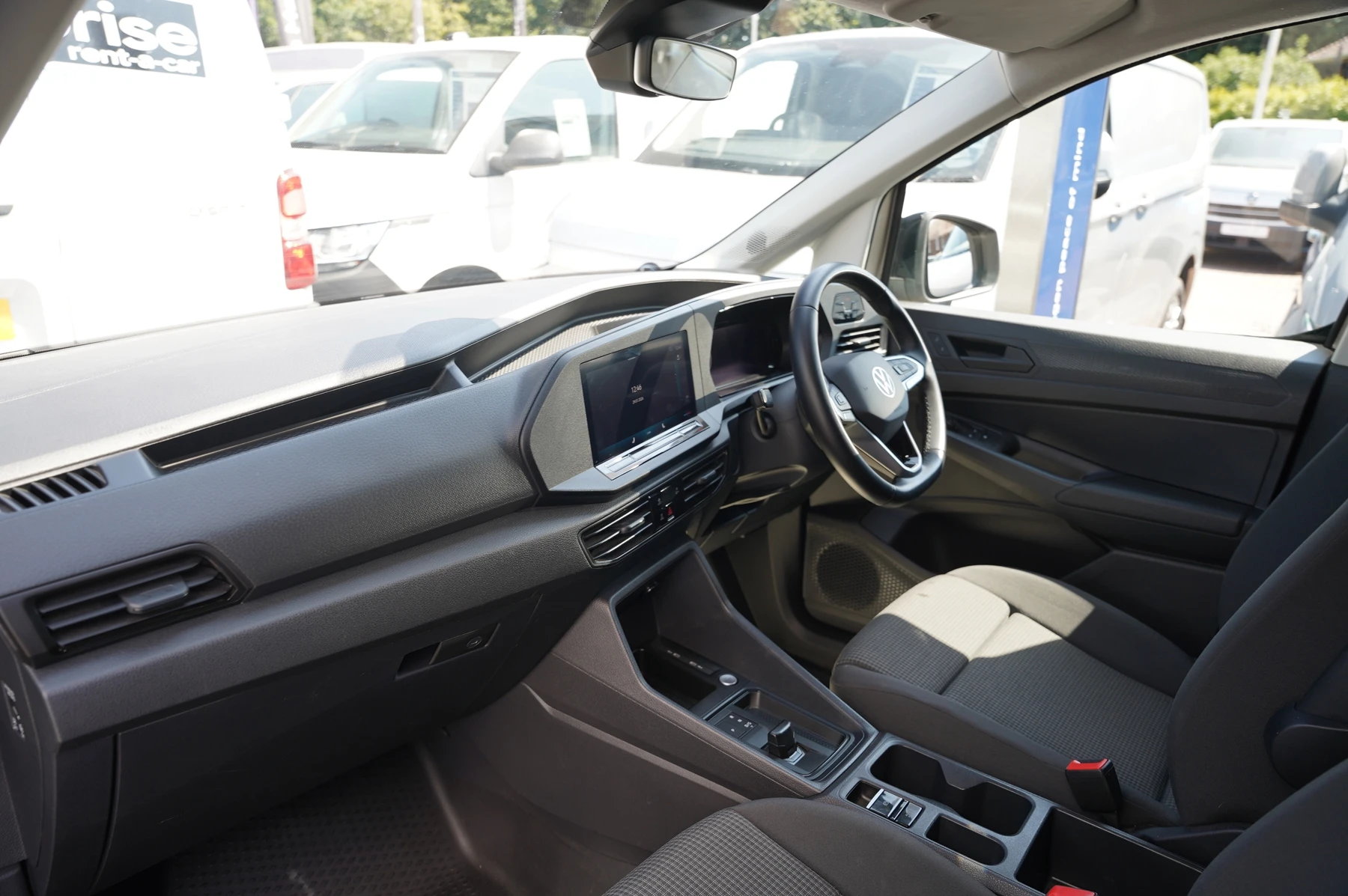 Volkswagen-Caddy-image-1
