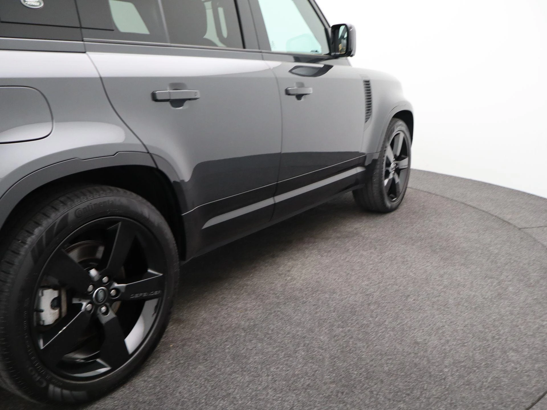Land Rover-Defender-image-46