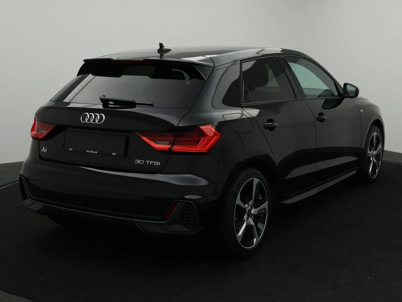 Audi-A1 Sportback-image-1