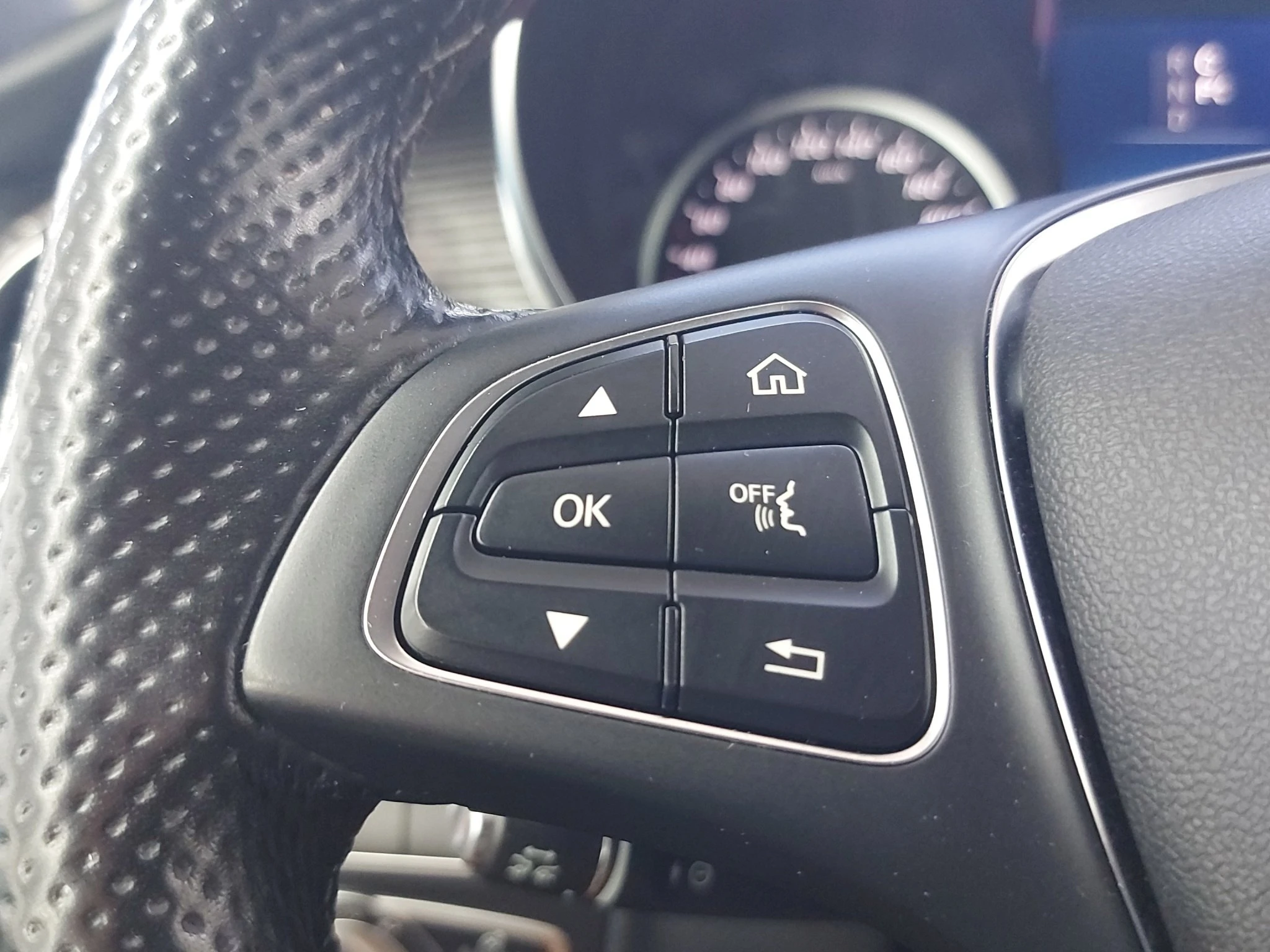 Mercedes-Benz-V-Klasse-image-21