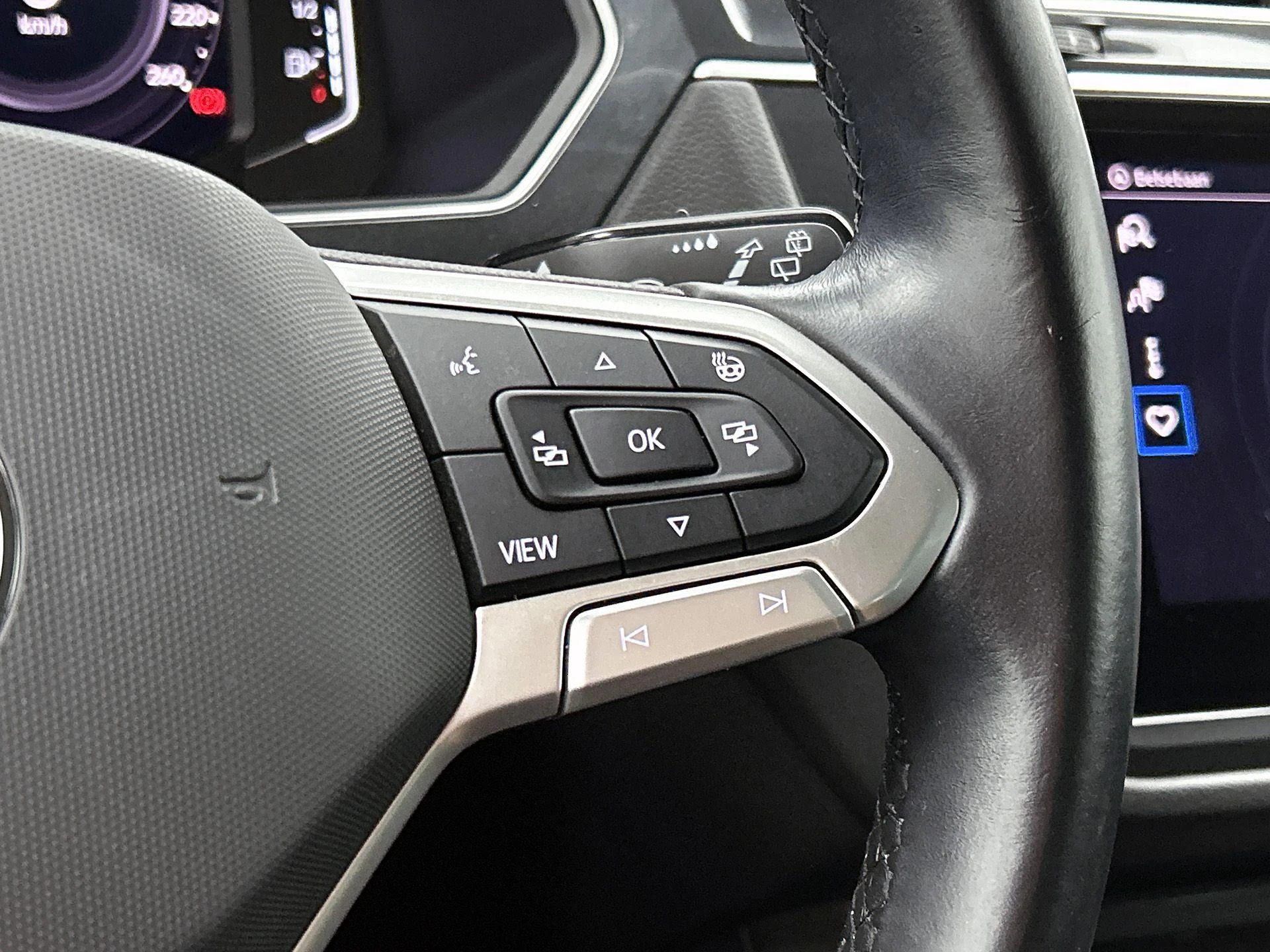 Volkswagen-Tiguan-image-29