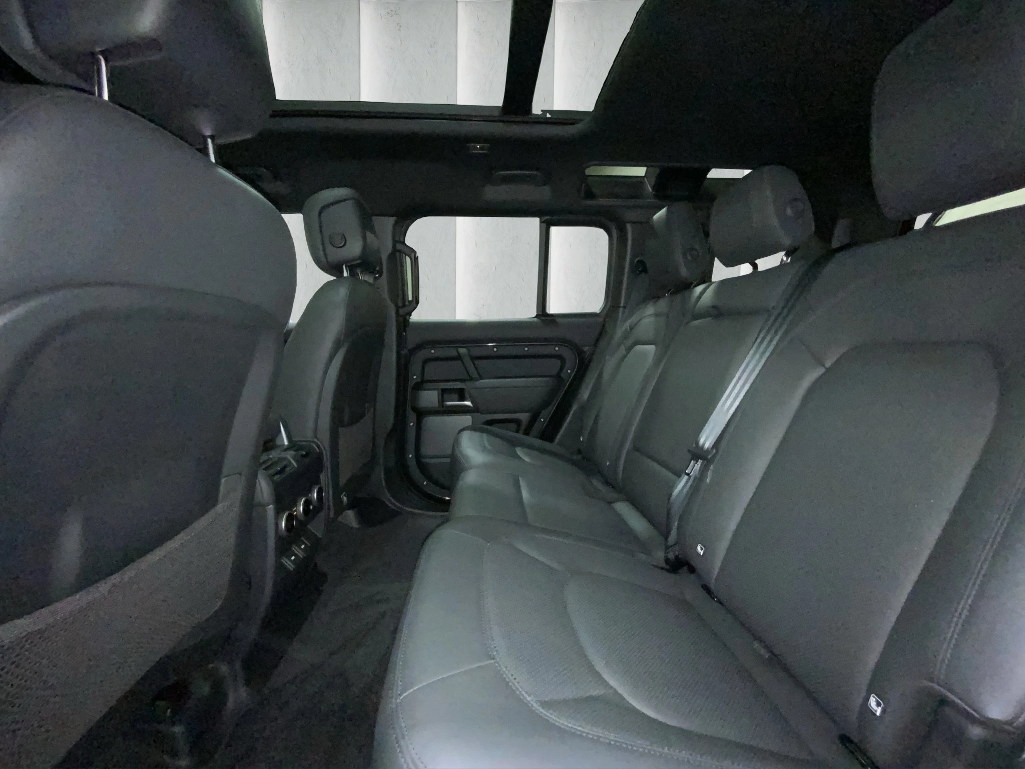Land Rover Defender 110 P525 V8 Carpathian Edition