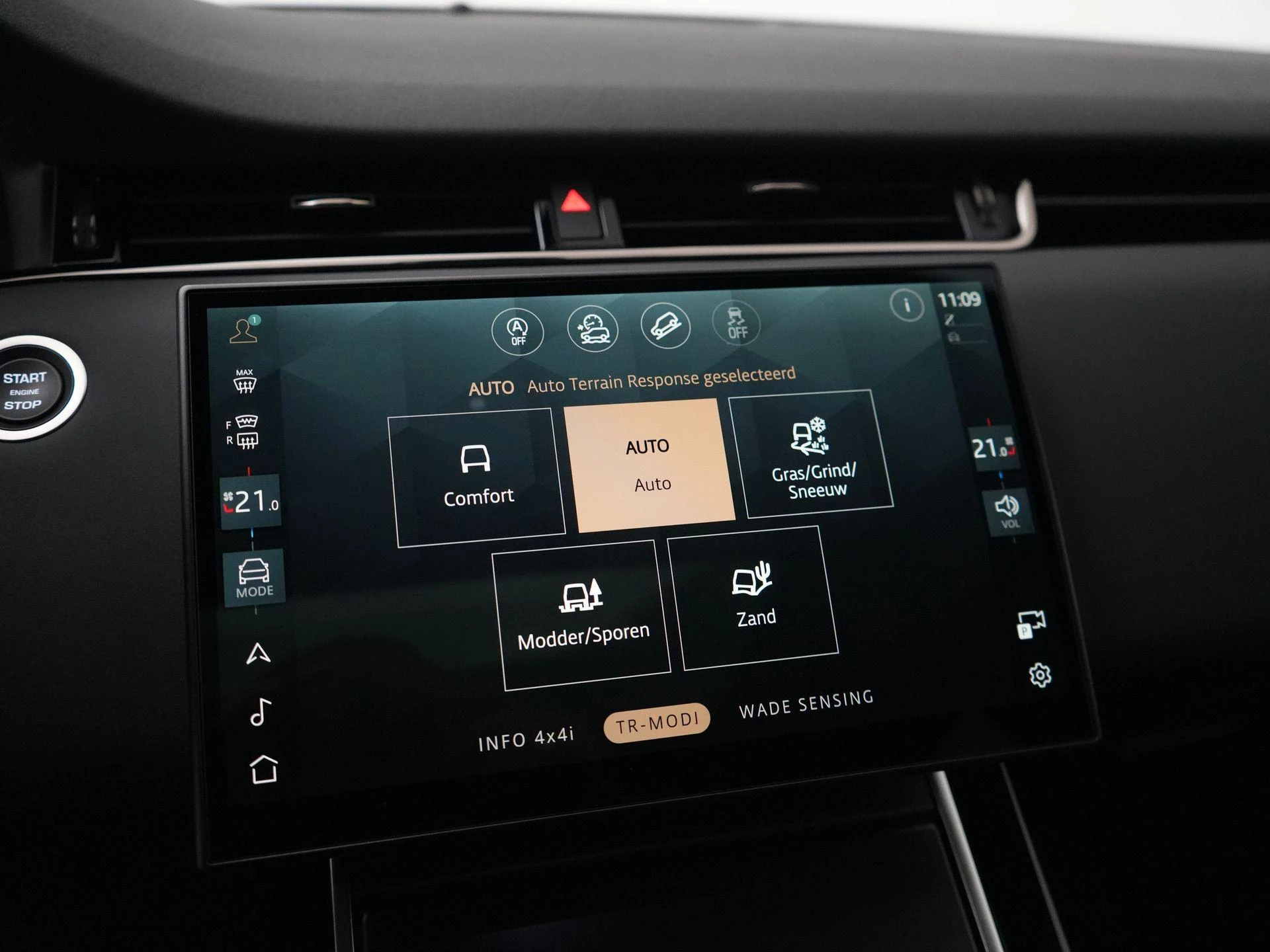 Land Rover-Range Rover Evoque-image-25