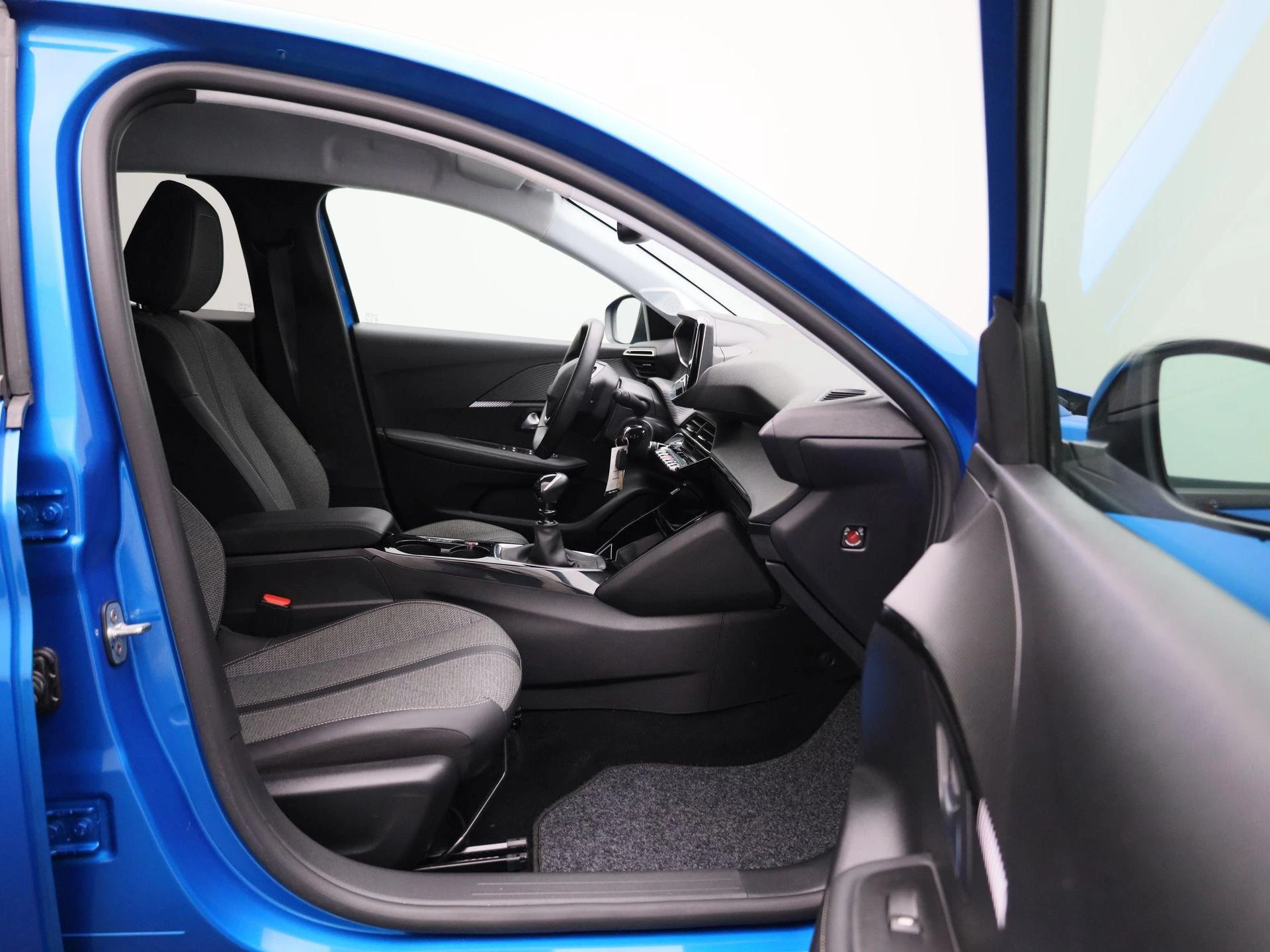 Peugeot 208 - 30