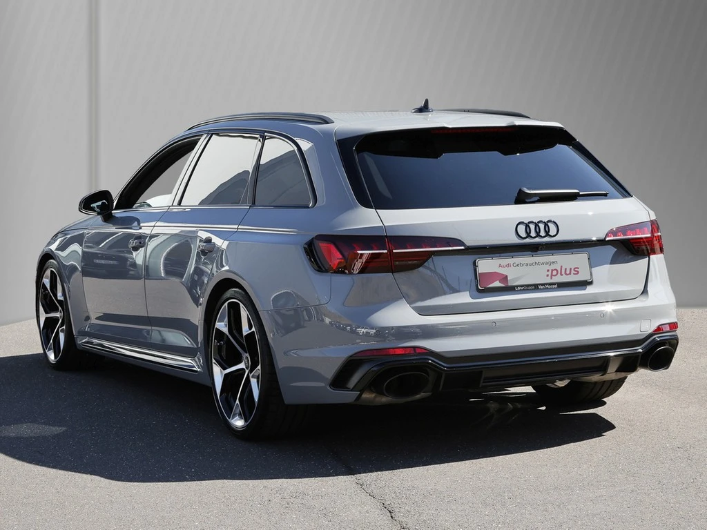 Audi-RS4-image-6