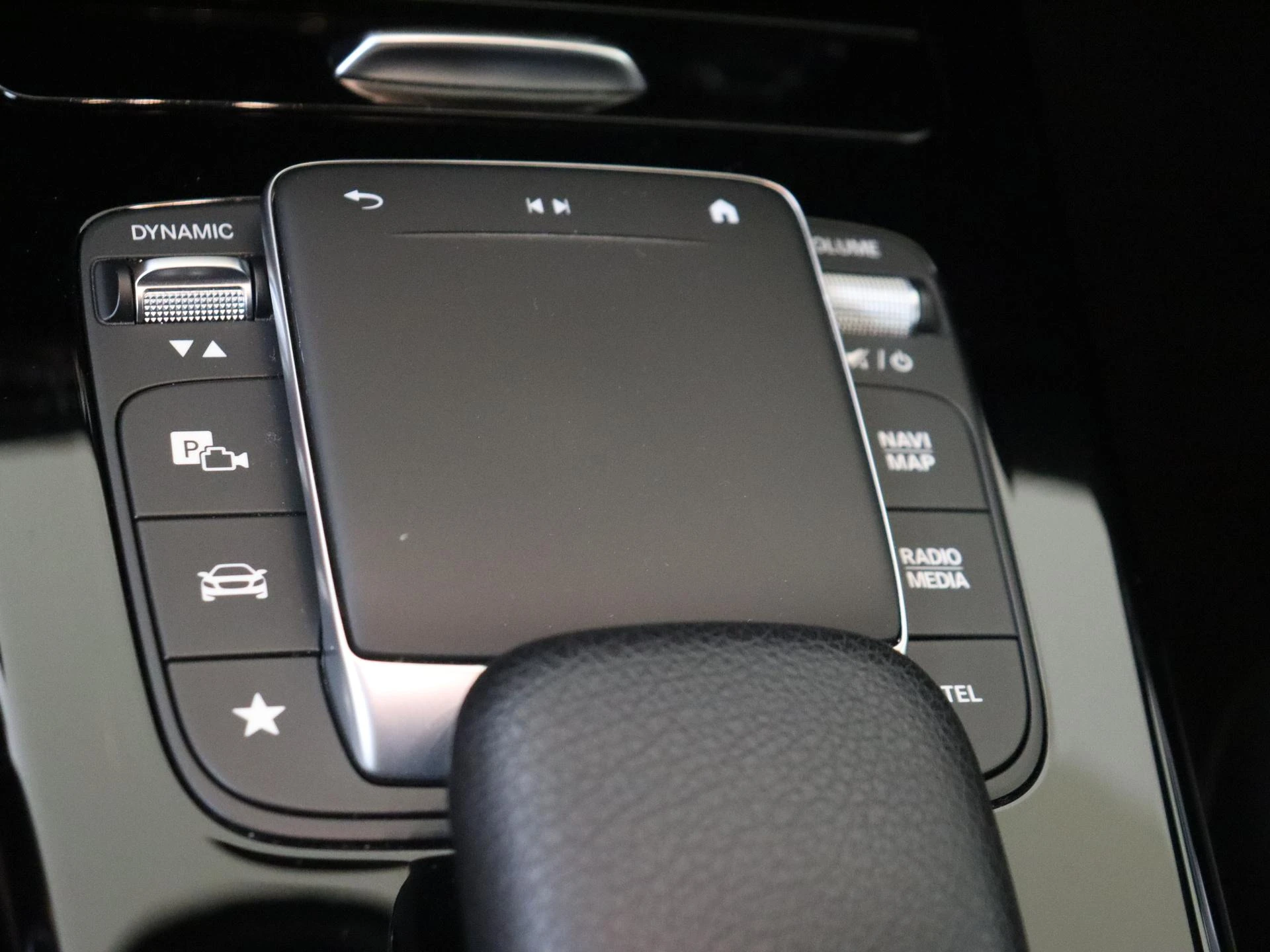 Mercedes-Benz-A-Klasse-image-20