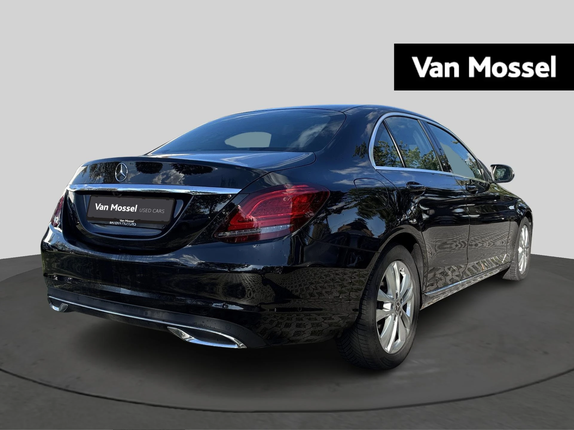 Mercedes-Benz-C-Klasse-image-3