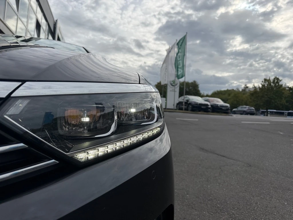 Volkswagen-Passat-image-1