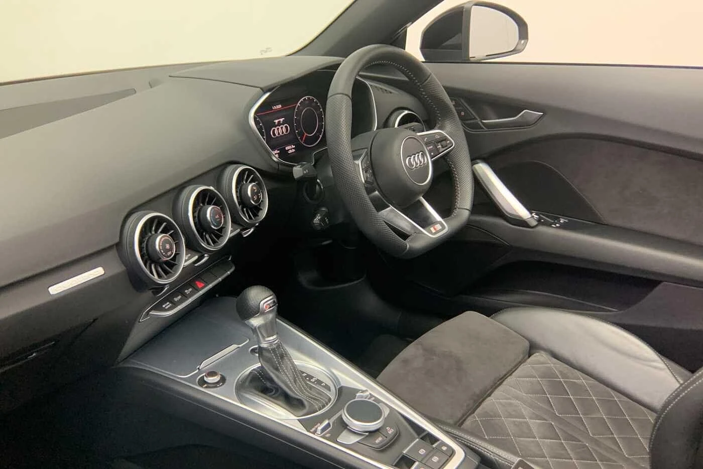 Audi-TT-image-1