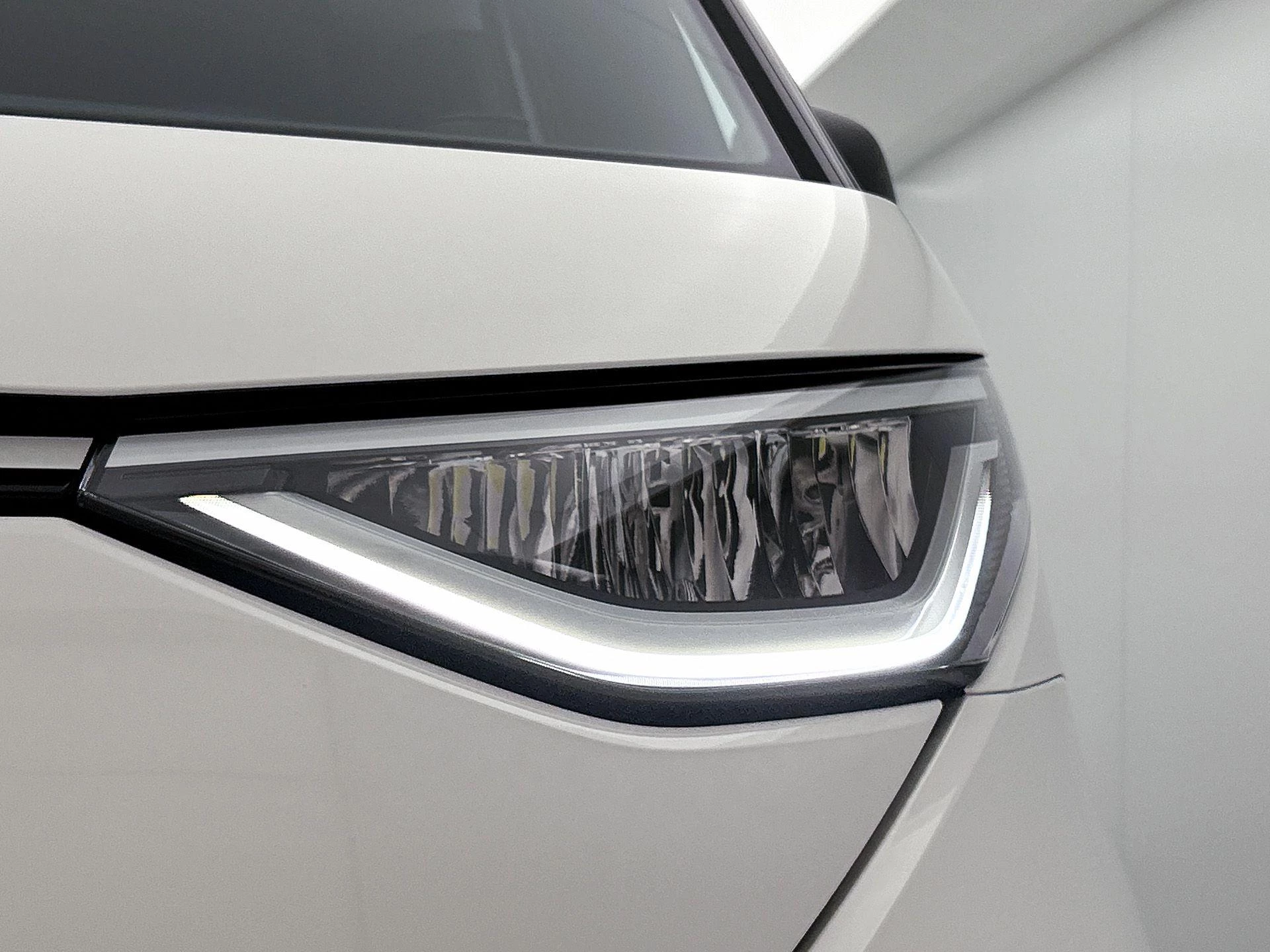 Volkswagen-ID. Buzz Cargo-image-11