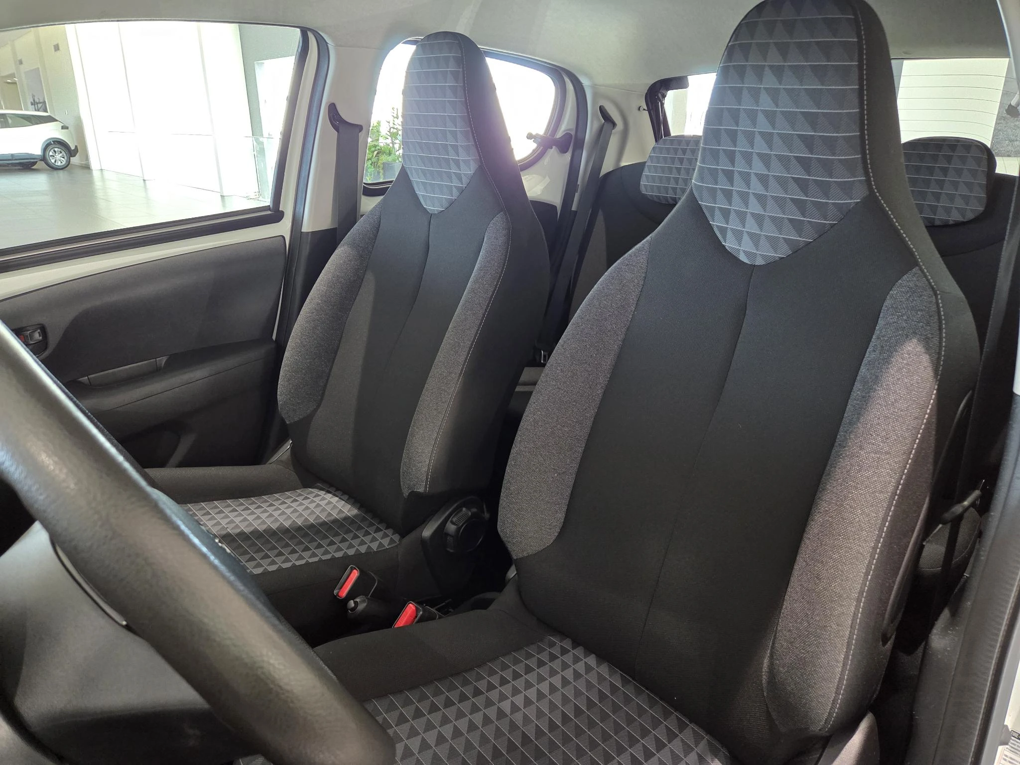 Peugeot-108-image-9