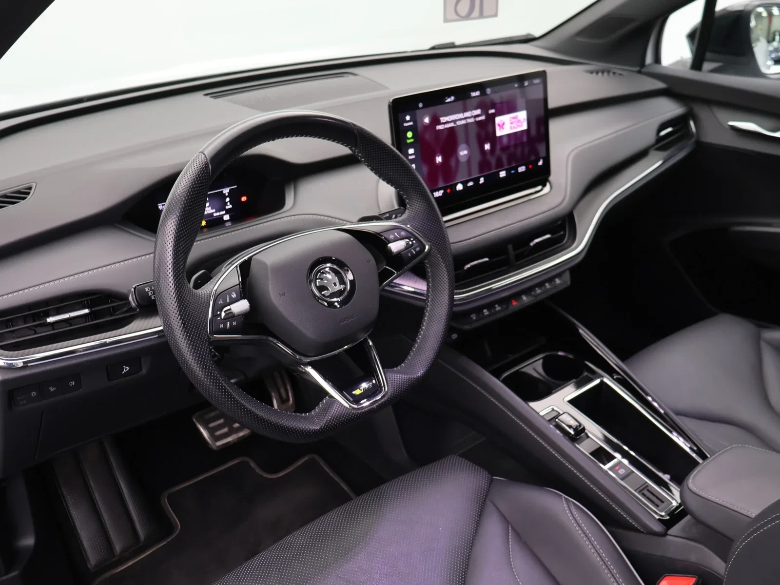 Škoda Enyaq Coupe RS Enyaq Coupe iV vRS 82kWh 299PK 4x4 *AUTOMAAT*SPORTZETELS*LEDER*PANODAK*CAMERA*PDC*CRUISE*KEYLESS*...