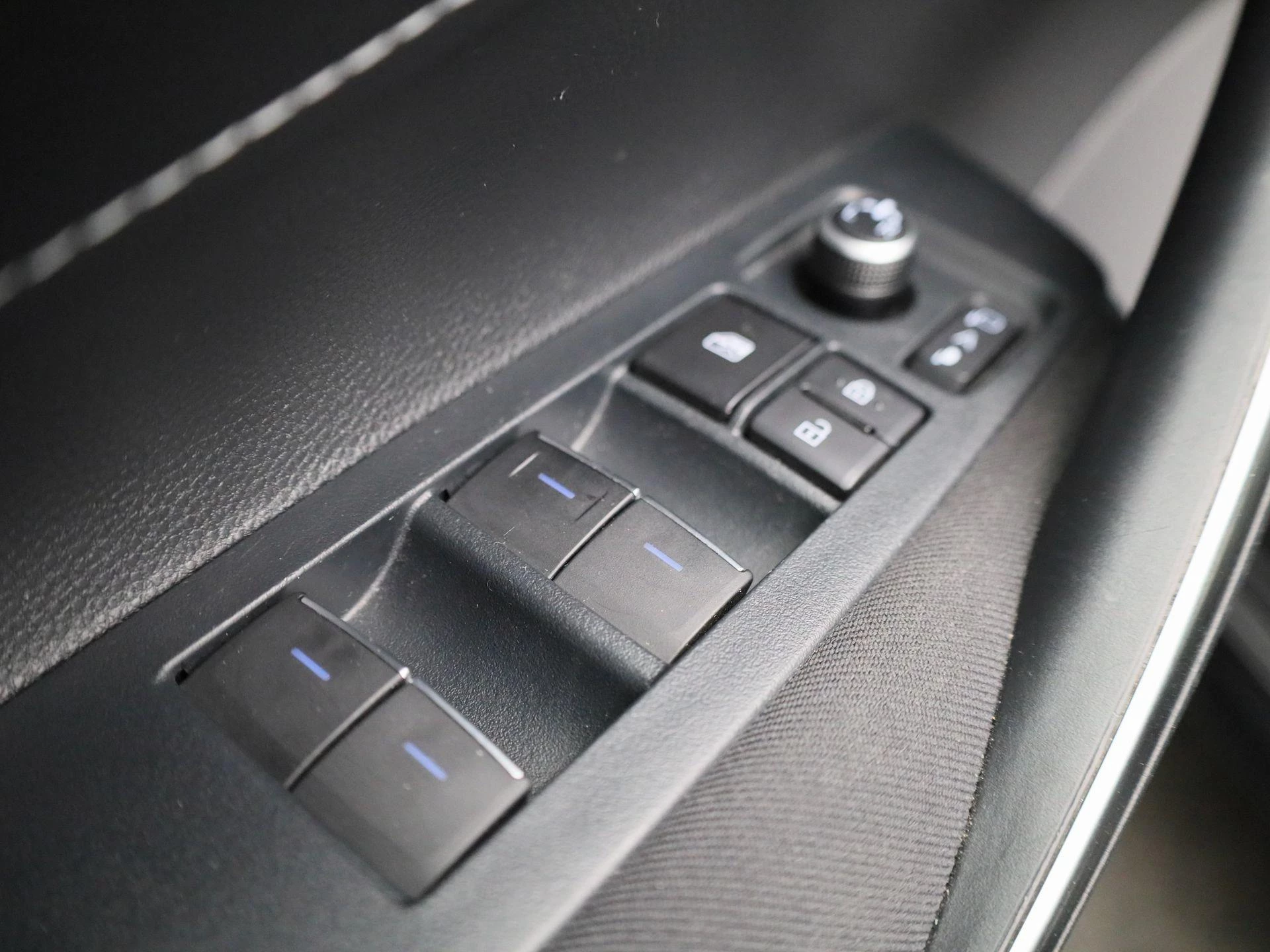 Toyota-Corolla Touring Sports-image-26