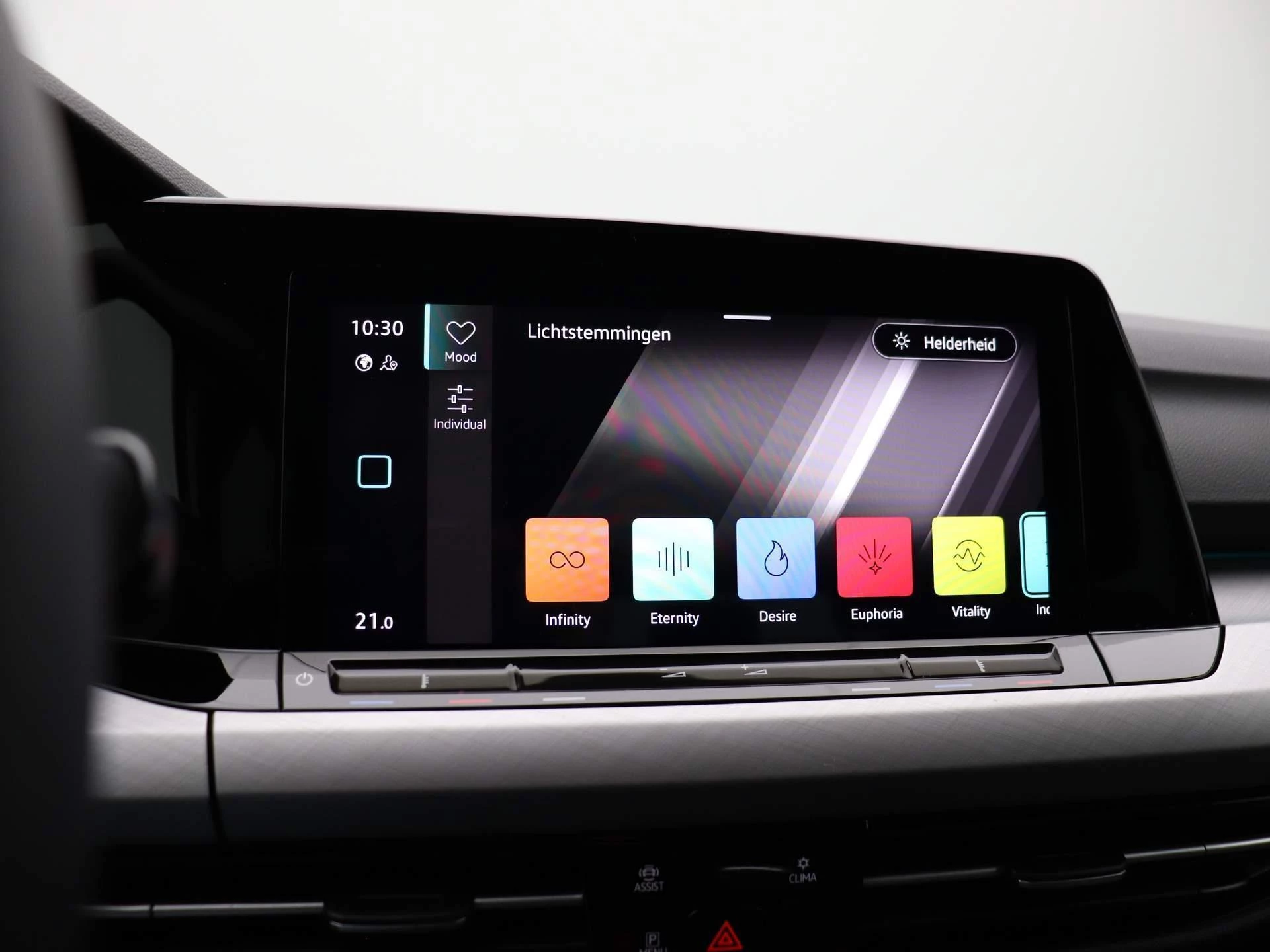 Volkswagen-Golf-image-30