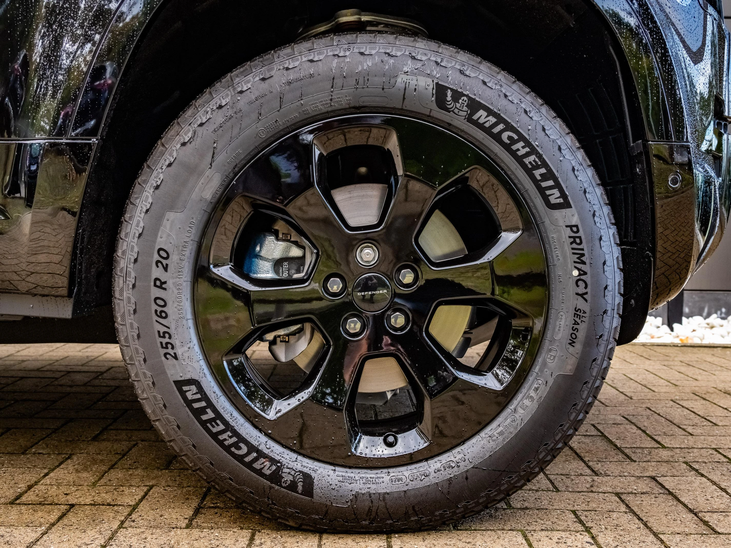 Land Rover-Defender-image-9