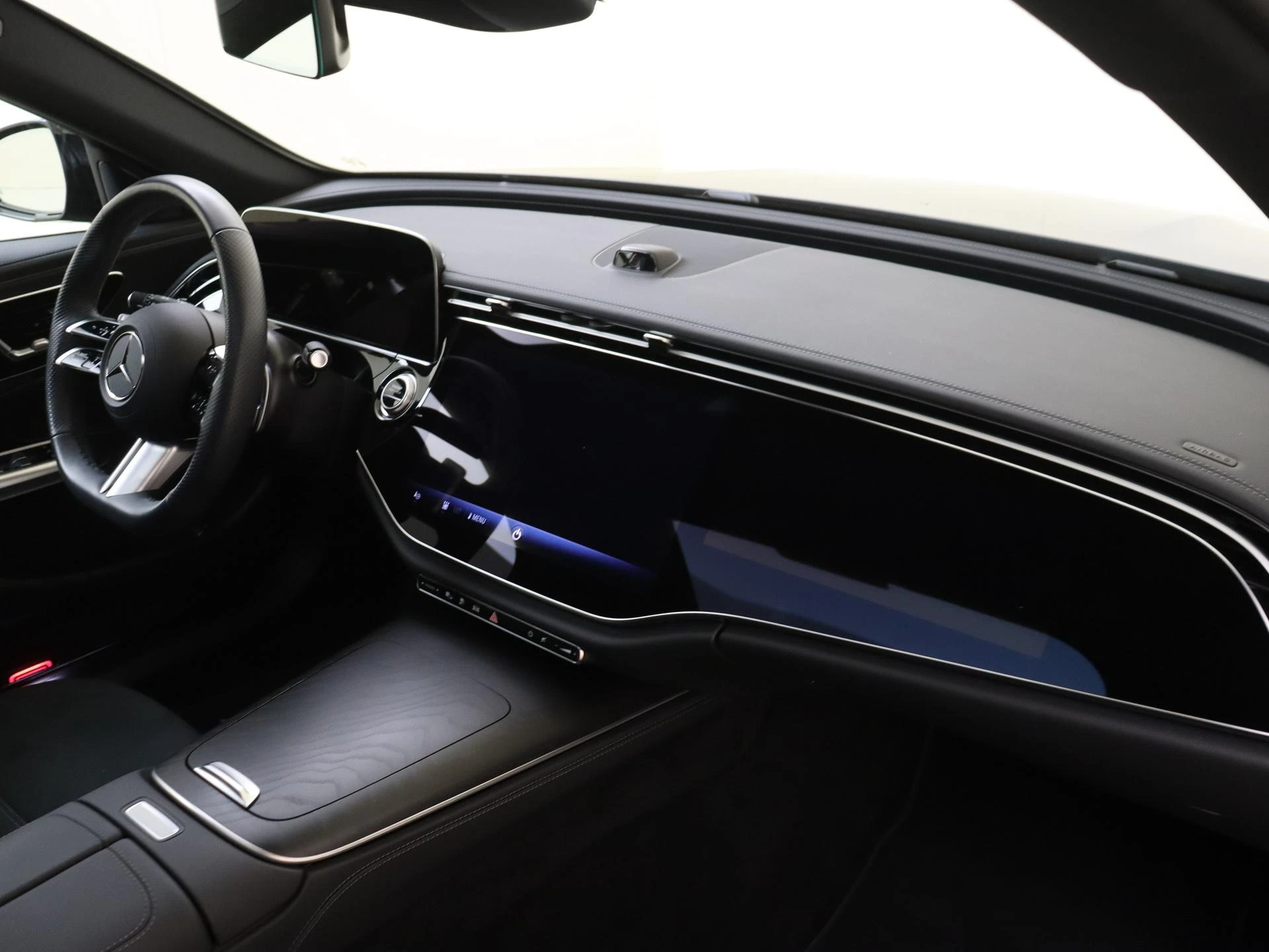 Mercedes-Benz-E-Klasse-image-2
