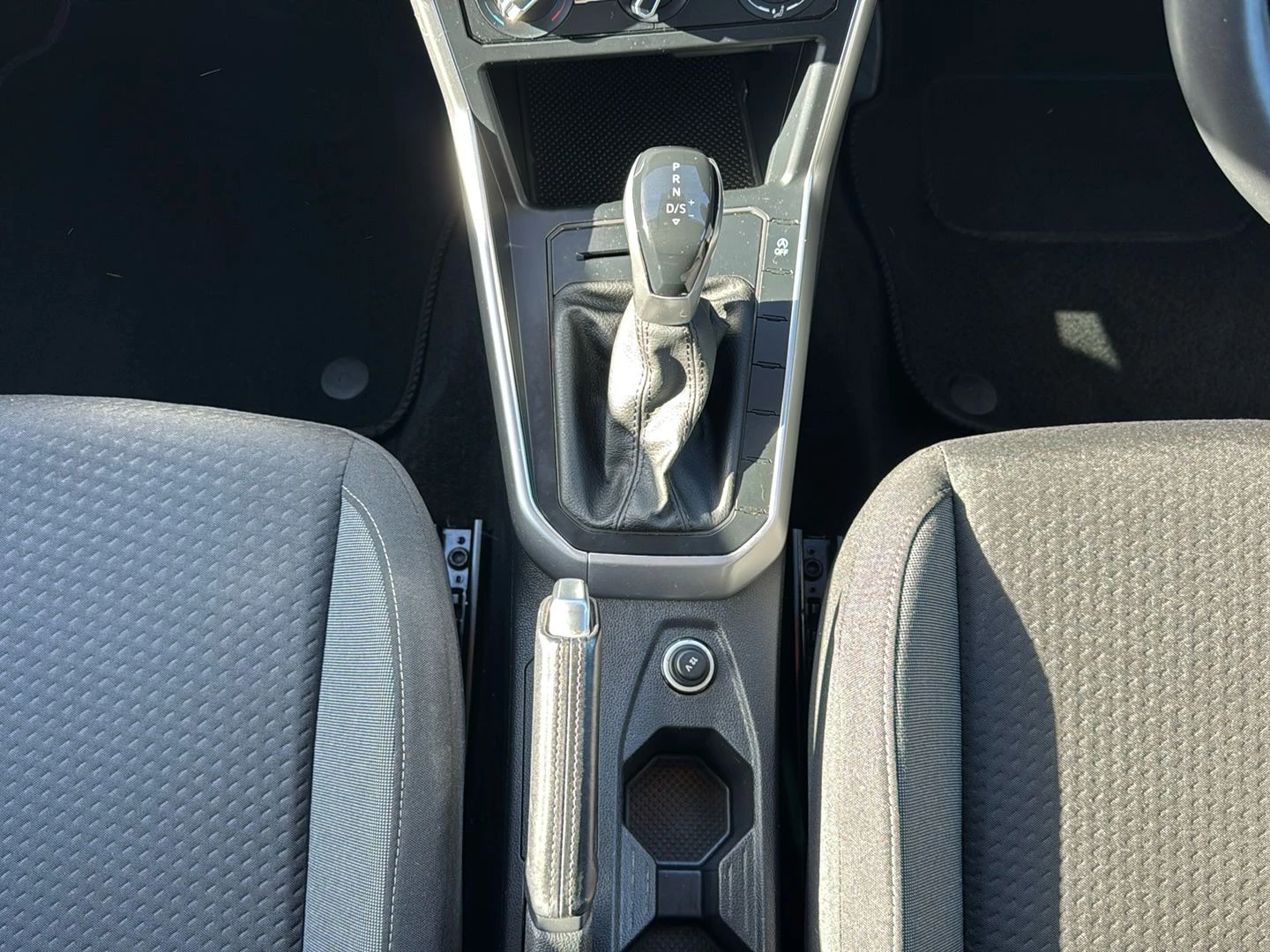 Volkswagen-Polo-image-11