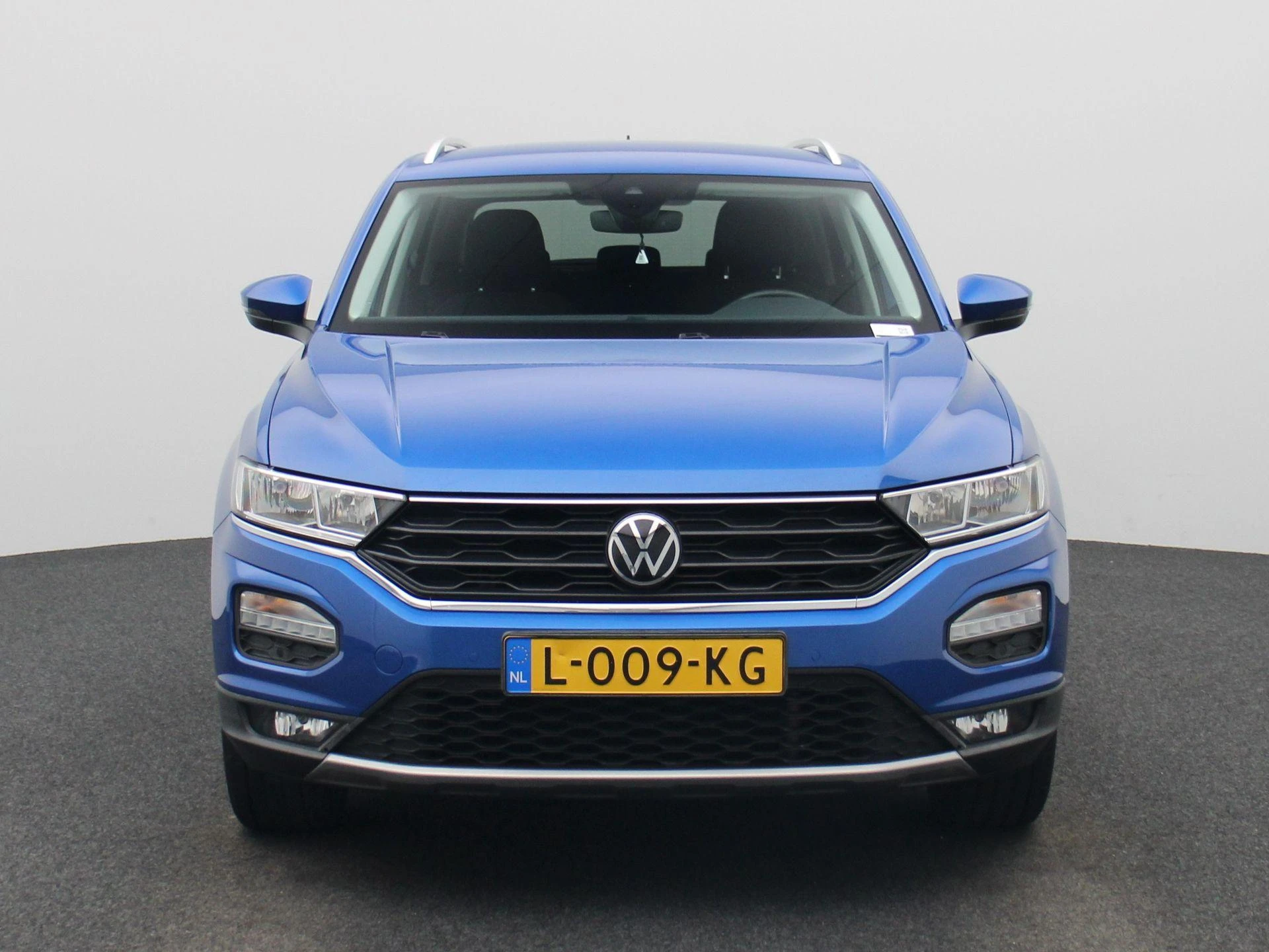 Volkswagen-T-Roc-image-2