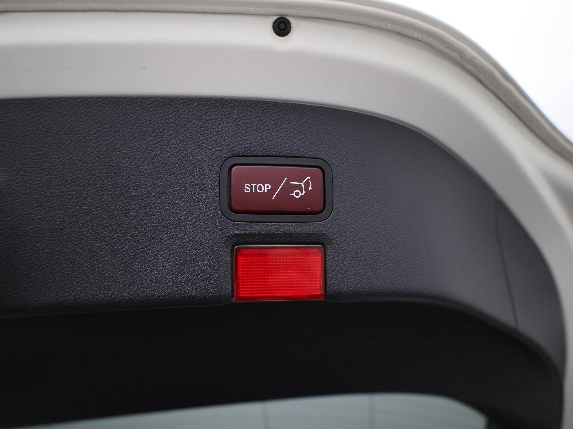 Mercedes-Benz-CLA-image-11