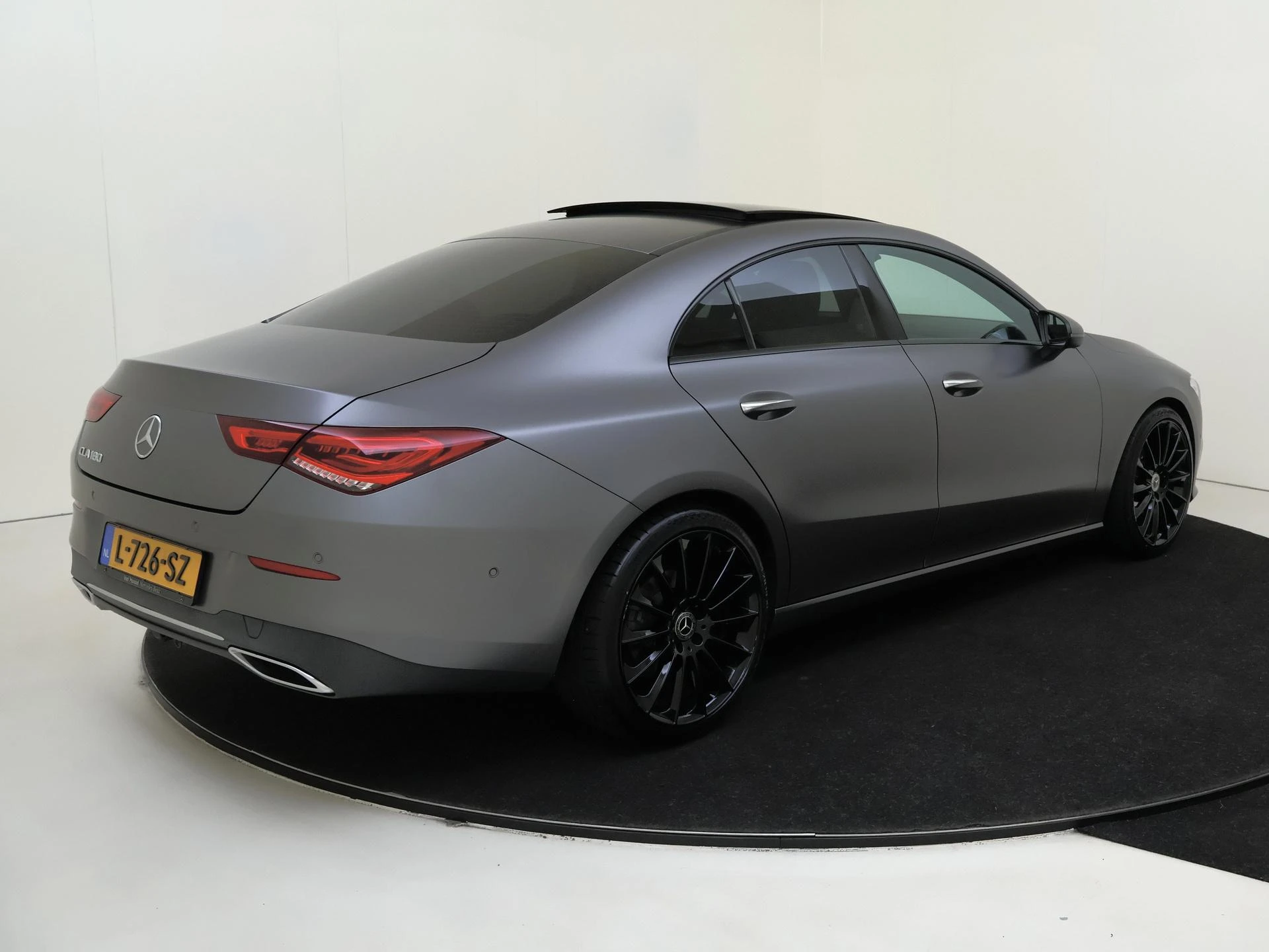 Mercedes-Benz-CLA-image-1