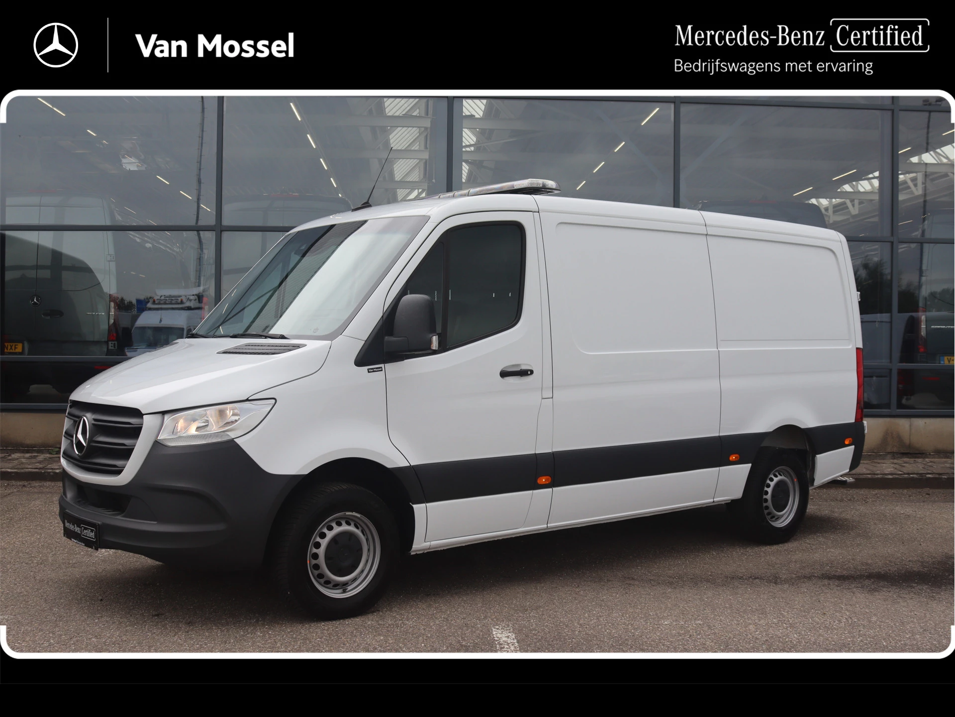 Mercedes-Benz-Sprinter-image-0