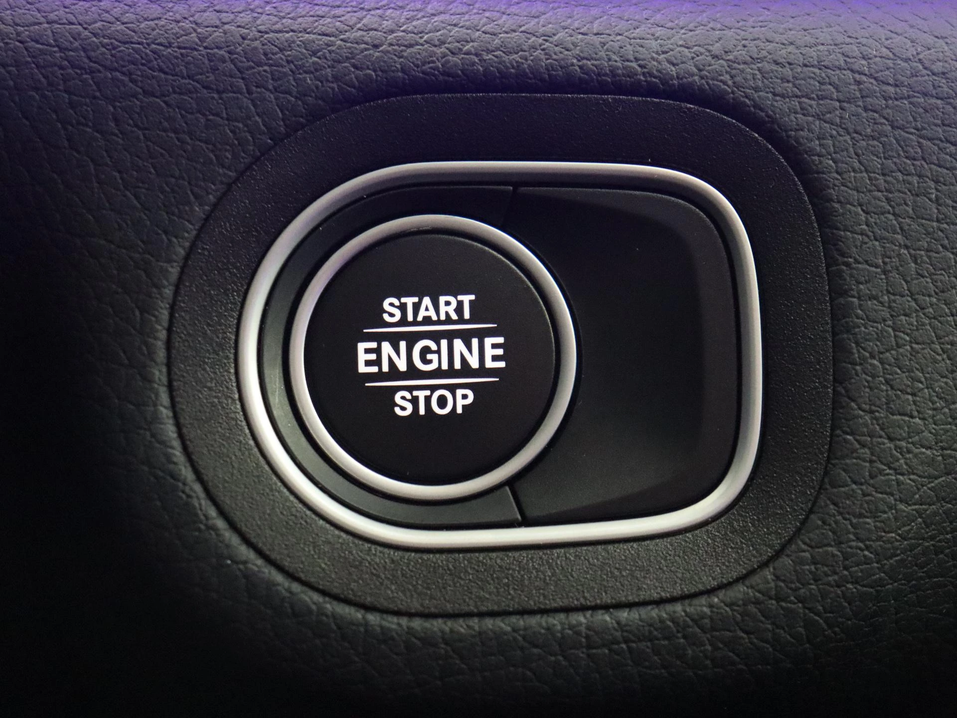 Mercedes-Benz-GLE-image-22