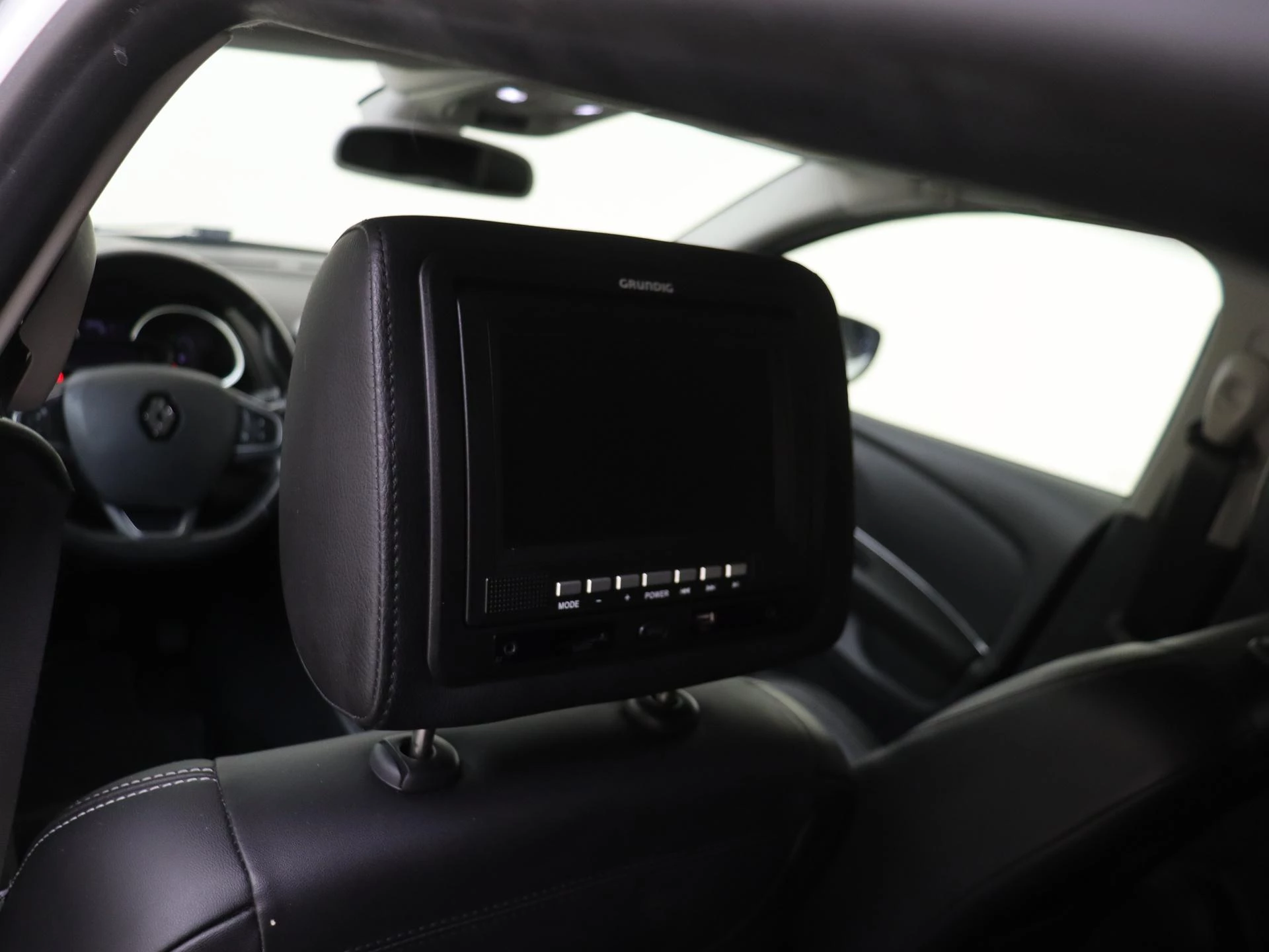 Renault-Clio-image-13