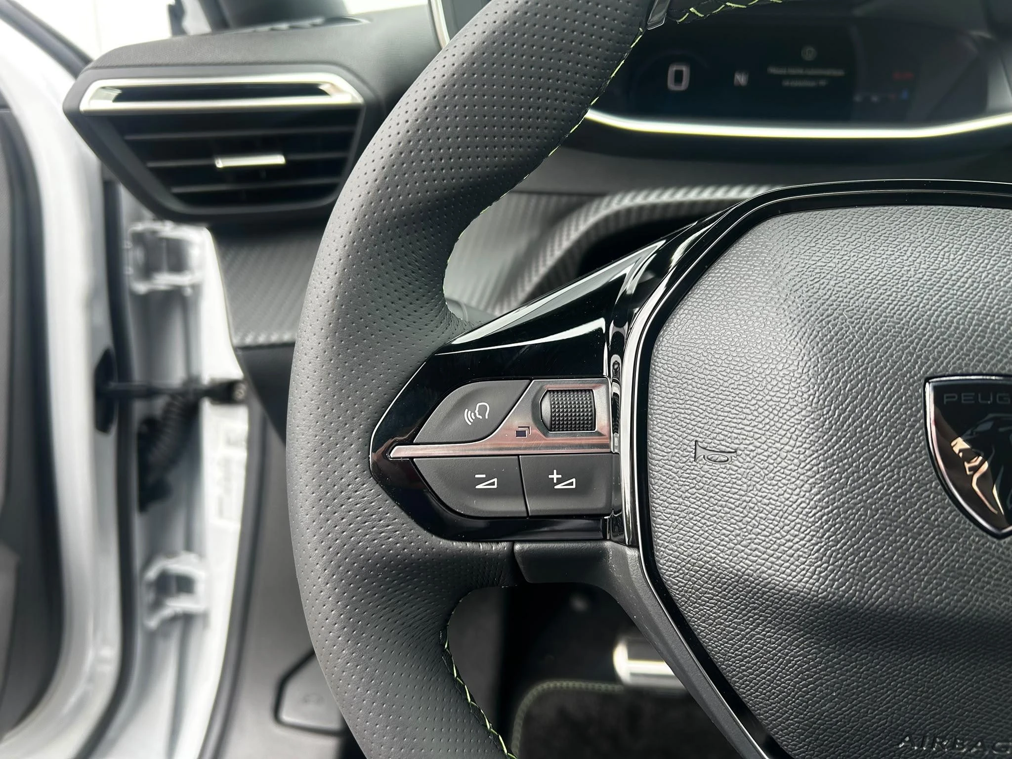 Peugeot-2008-image-10