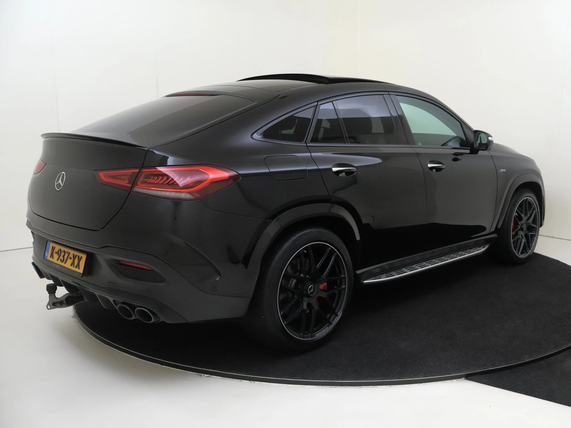 Mercedes-Benz-GLE-image-1