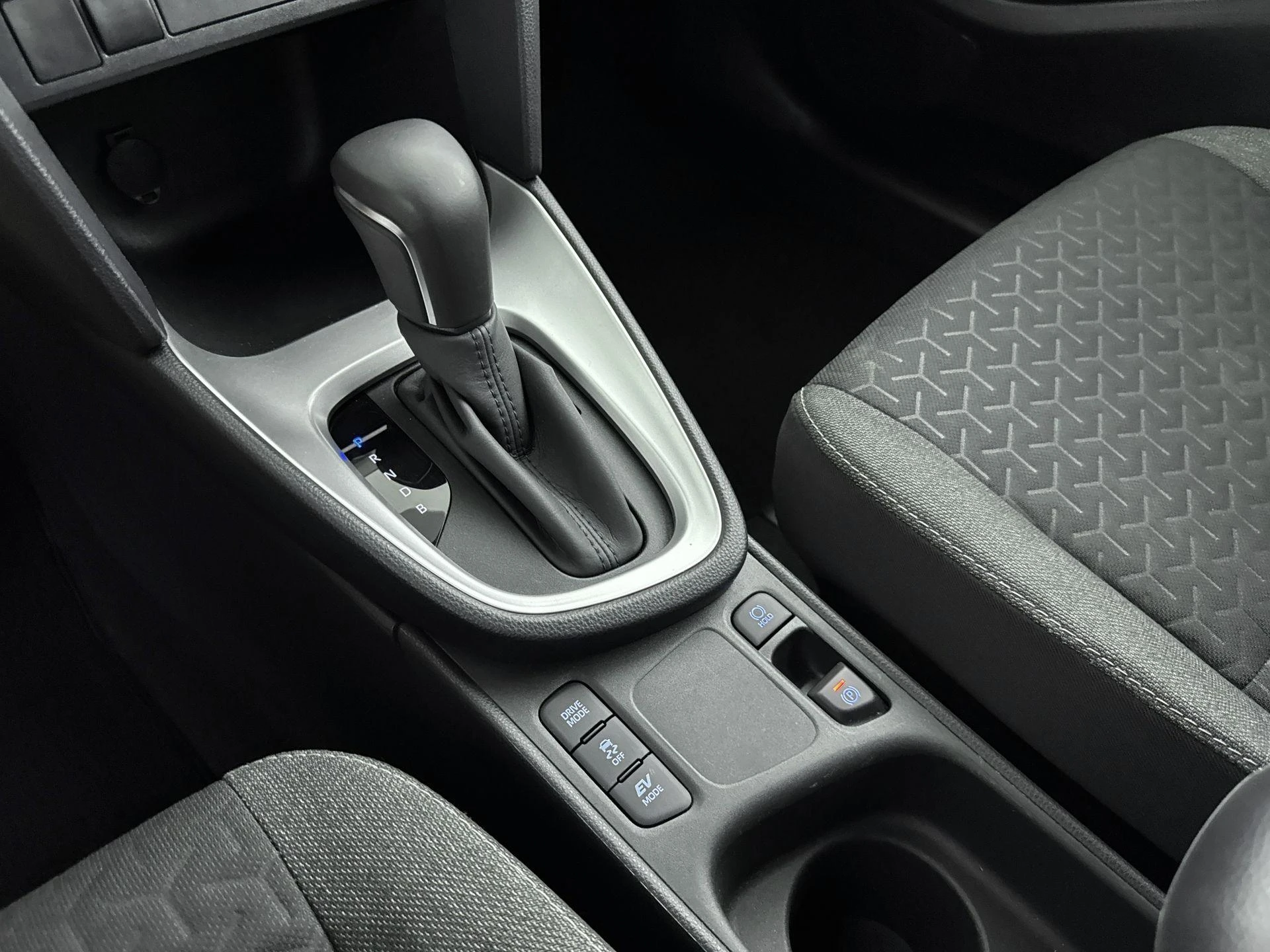 Toyota-Yaris Cross-image-13