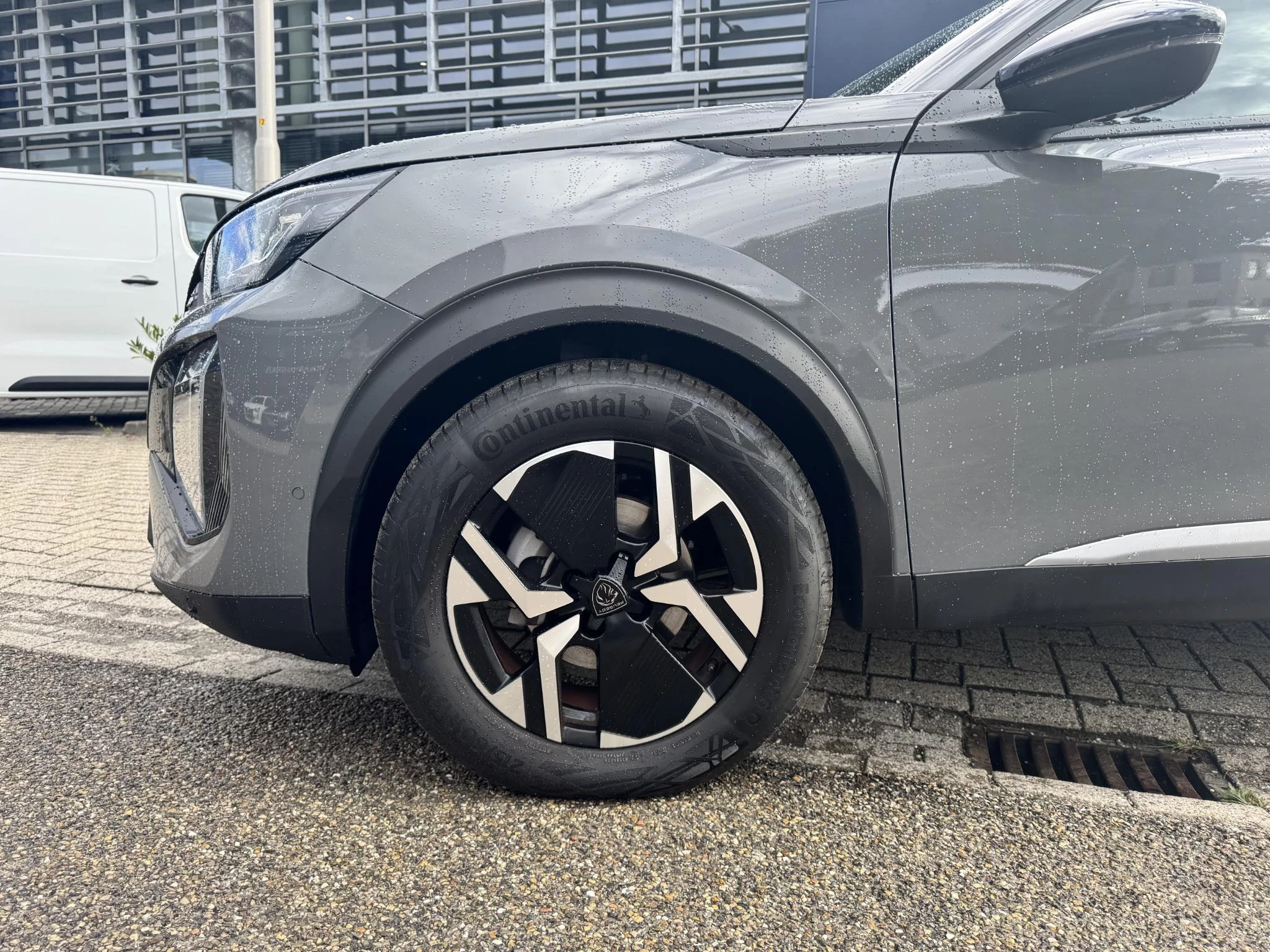Peugeot-2008-image-2