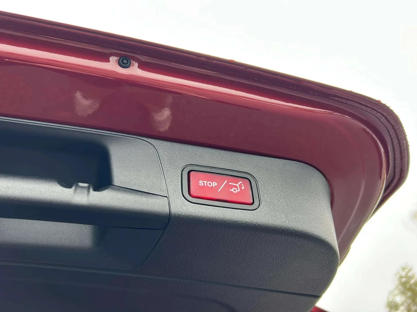 Mercedes-Benz-EQB-image-21