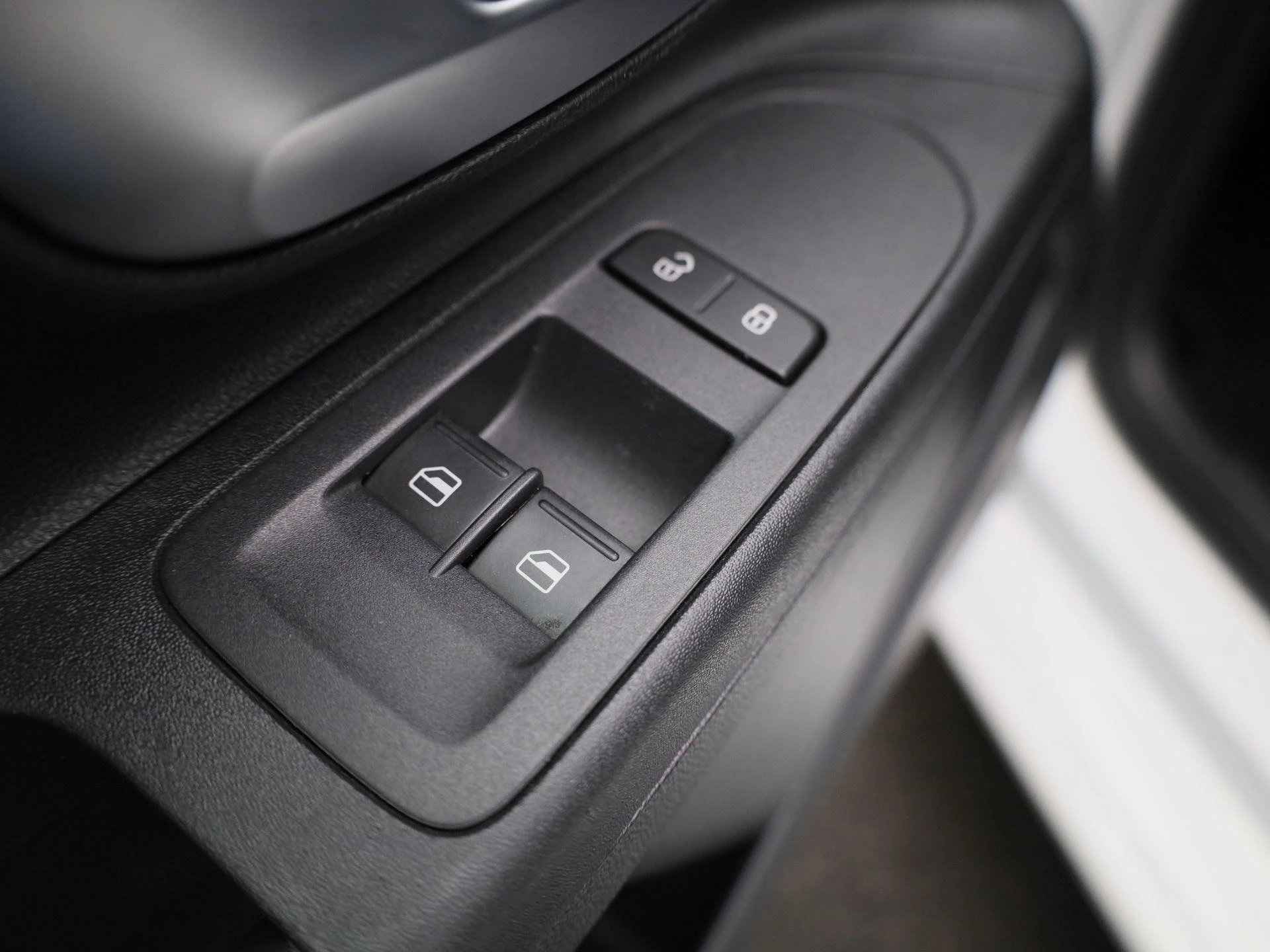 Volkswagen-up!-image-19