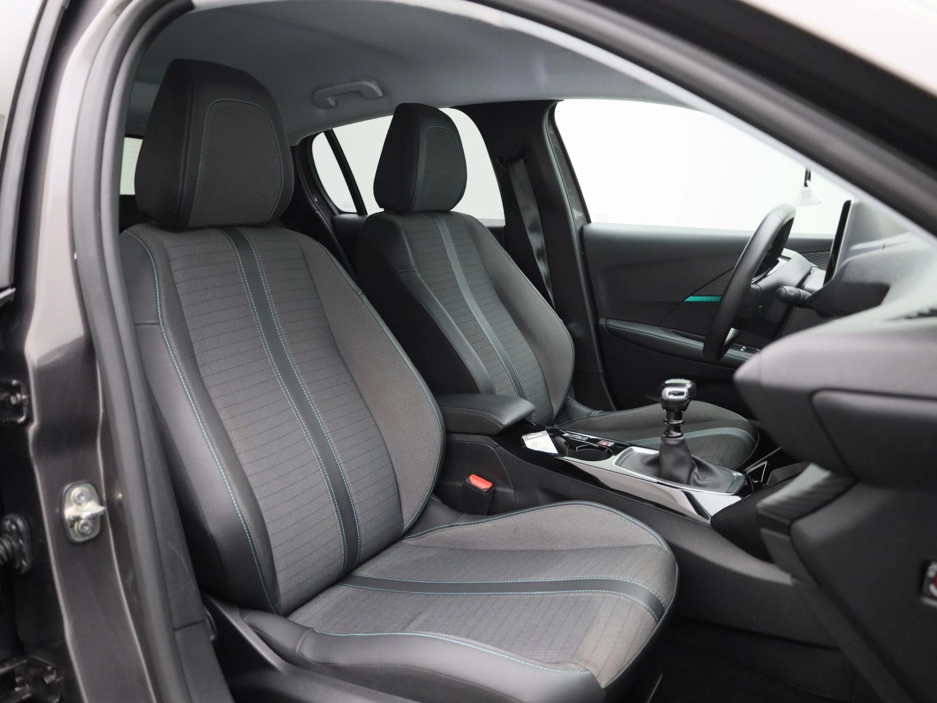 Peugeot-208-image-29