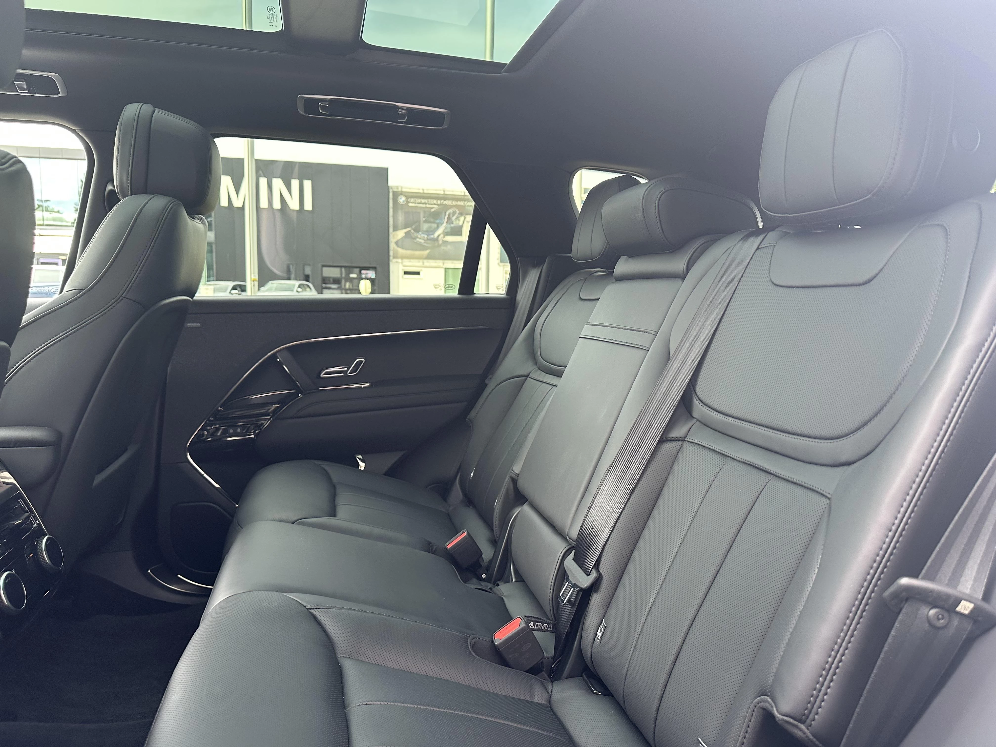 Land Rover-Range Rover Sport-image-26