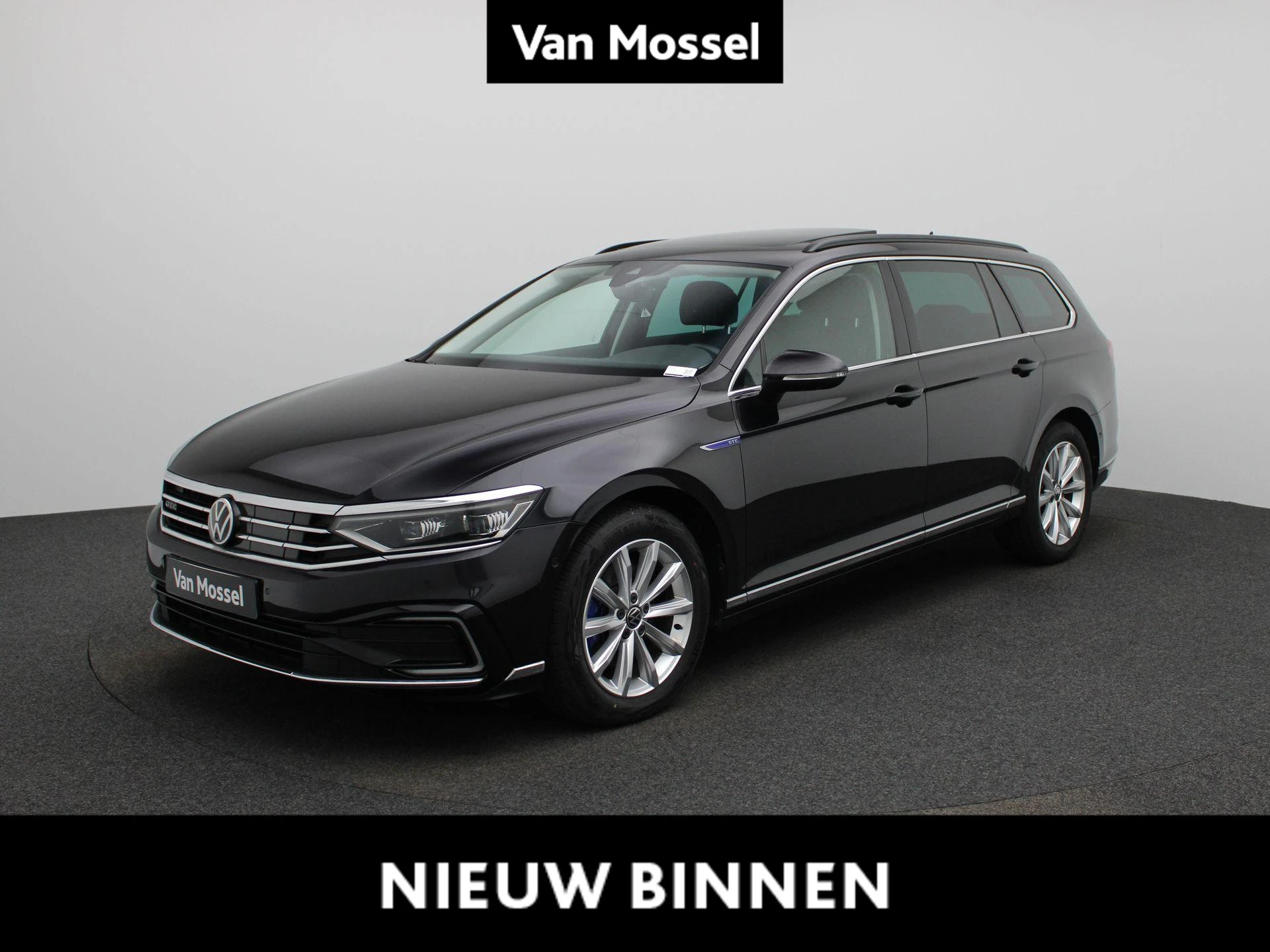 Volkswagen-Passat-image-0