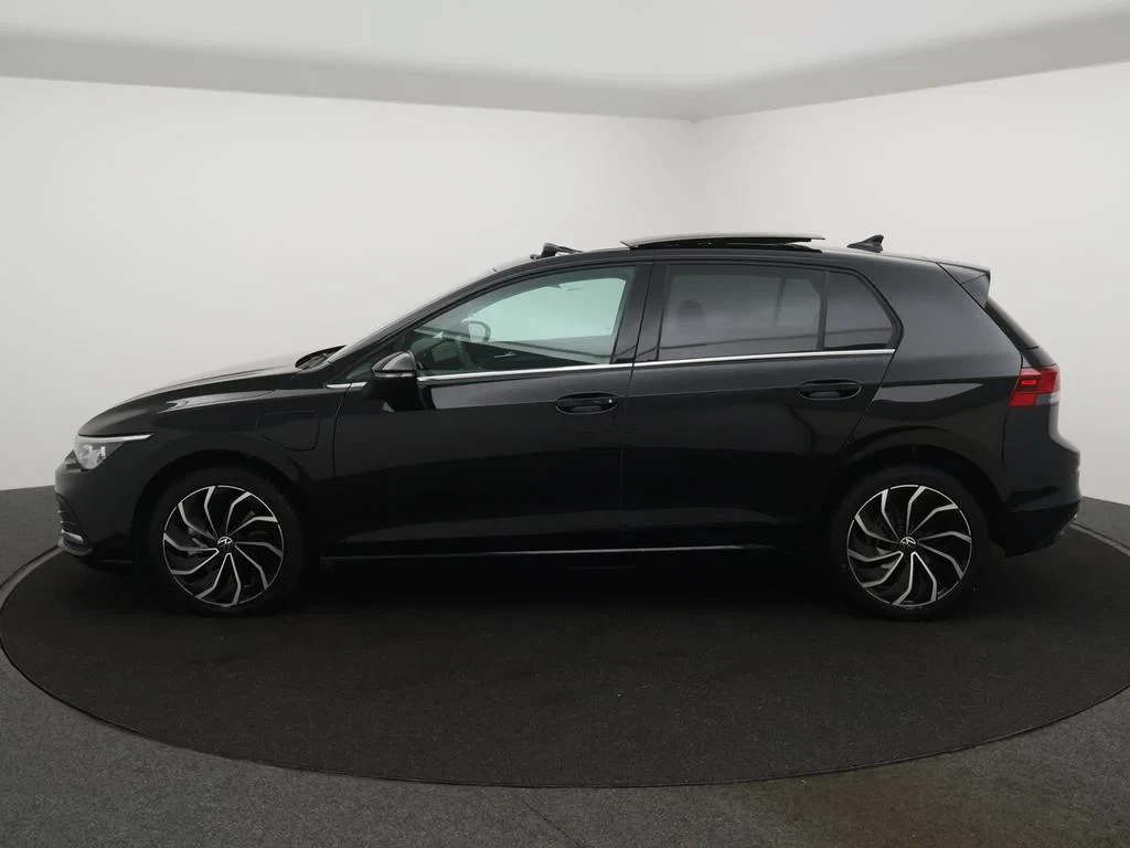 Volkswagen-Golf-image-22