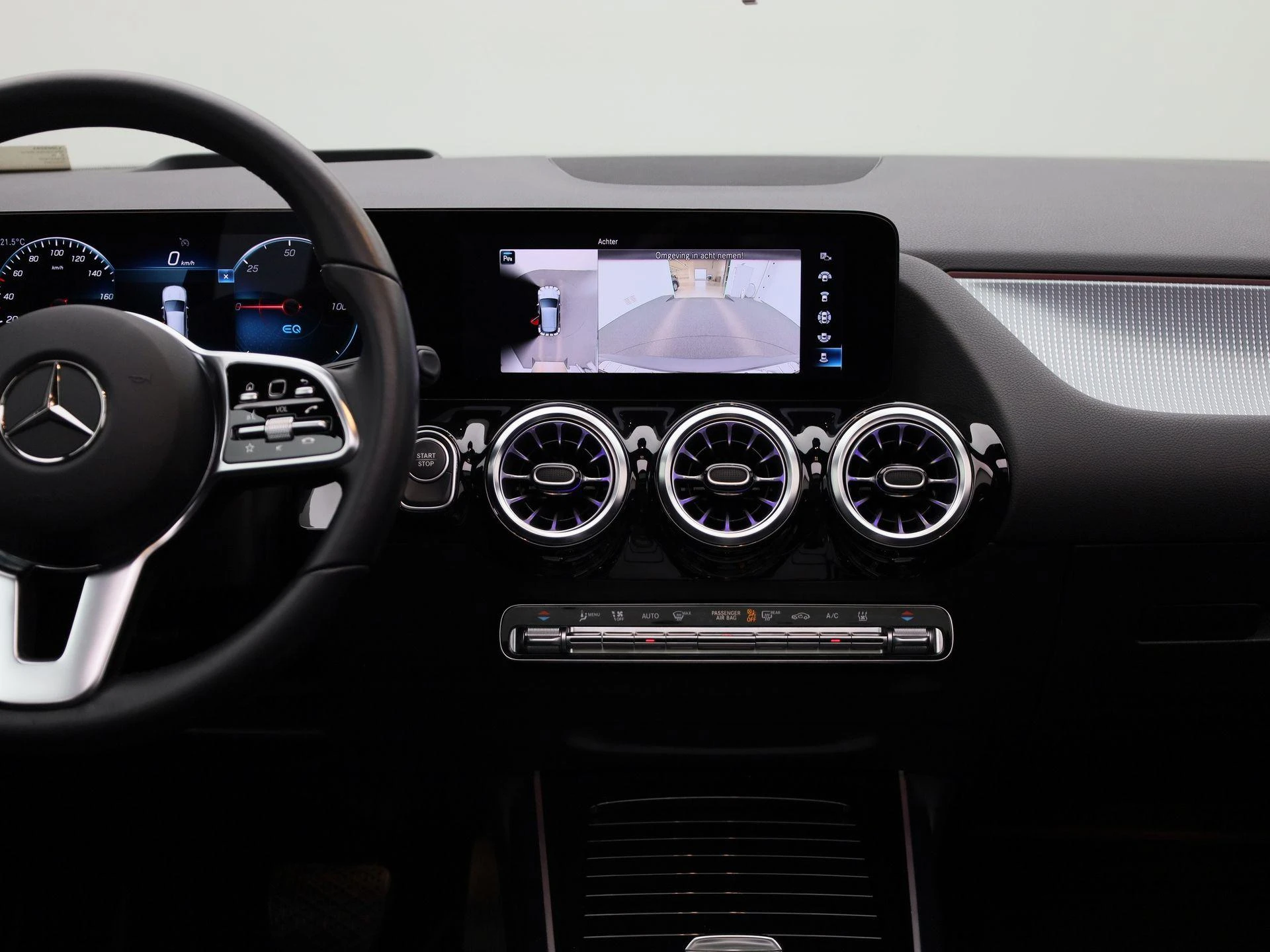Mercedes-Benz-EQA-image-7