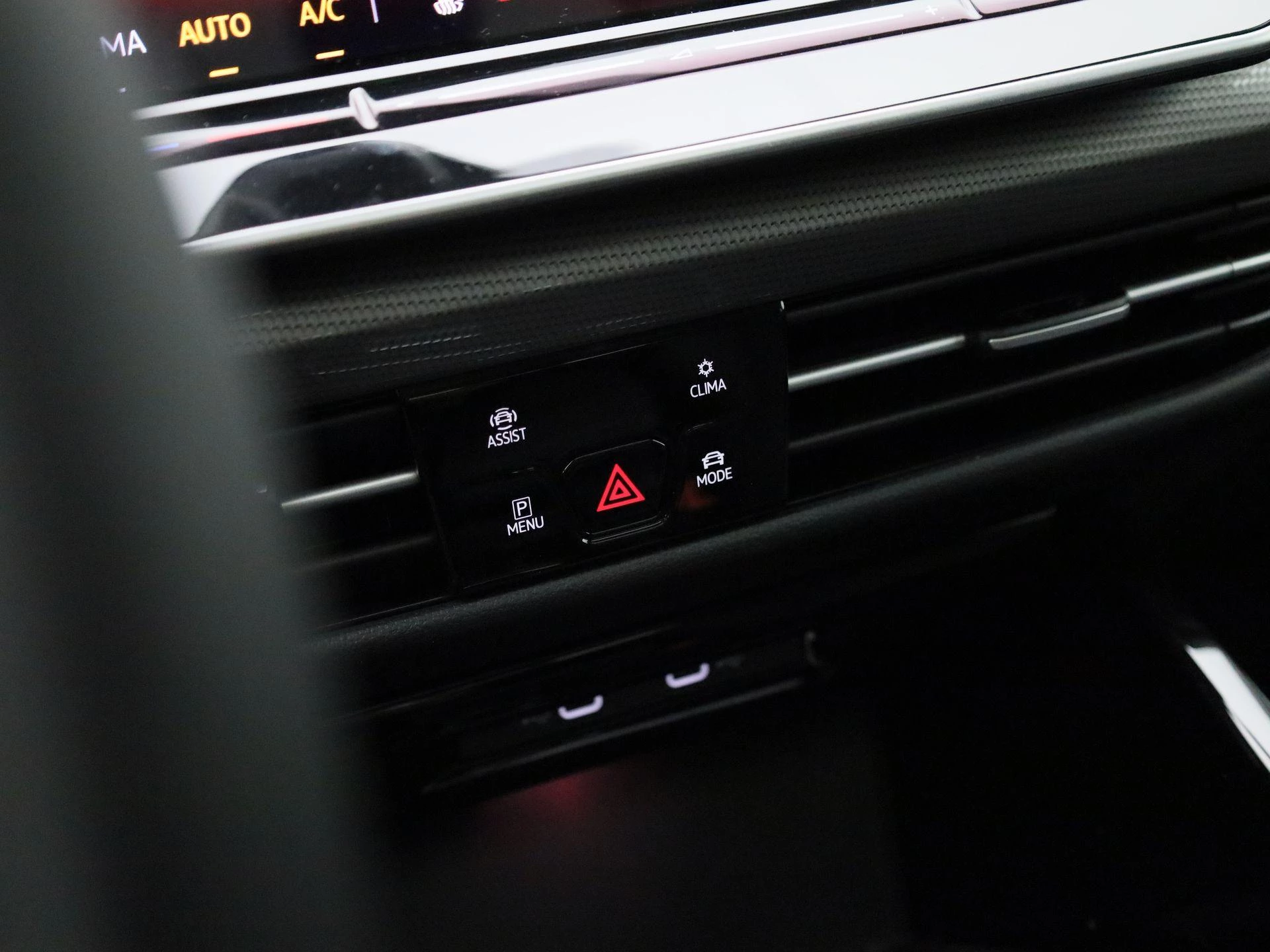 Volkswagen-Golf-image-16