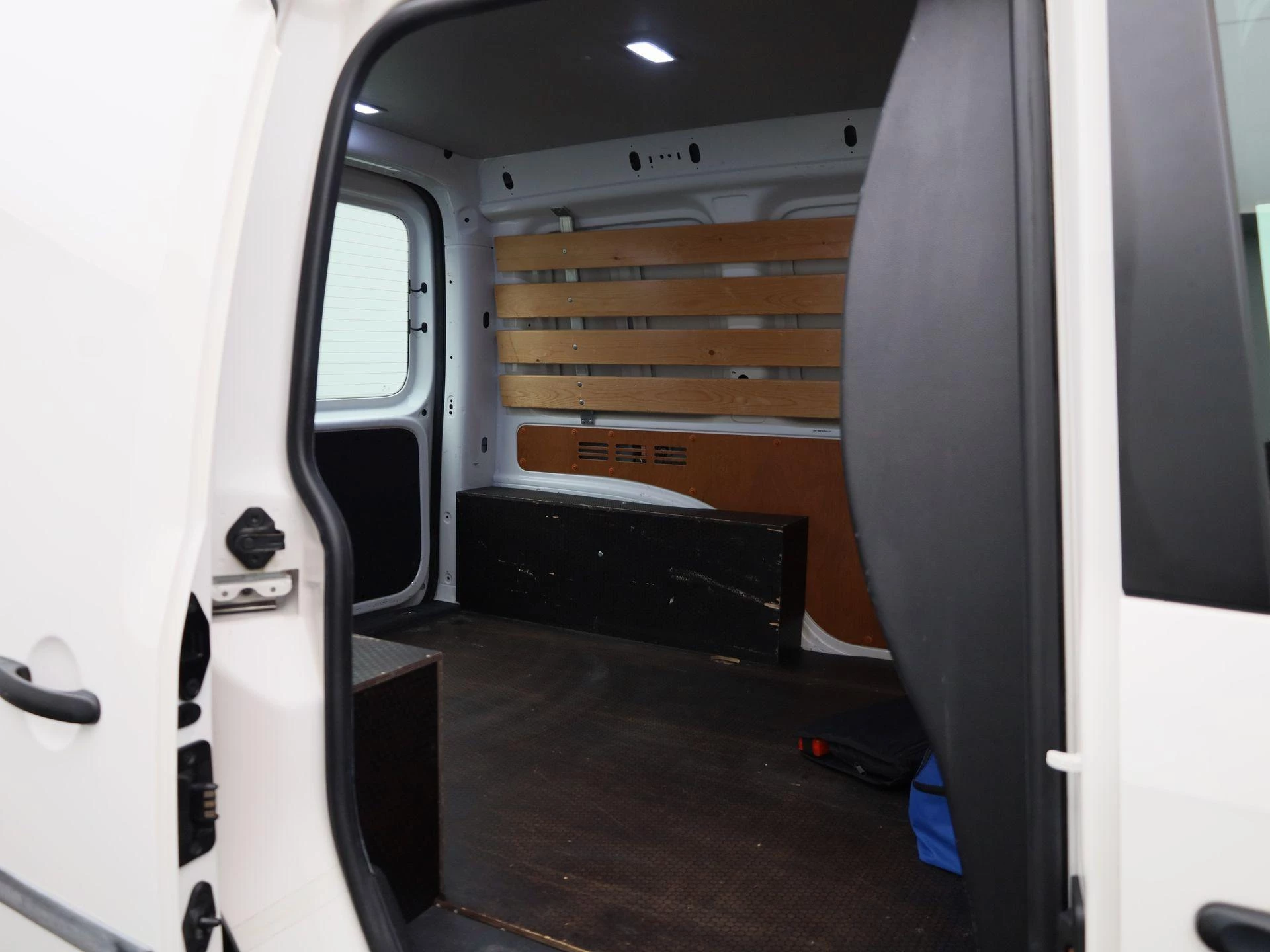 Volkswagen-Caddy-image-12