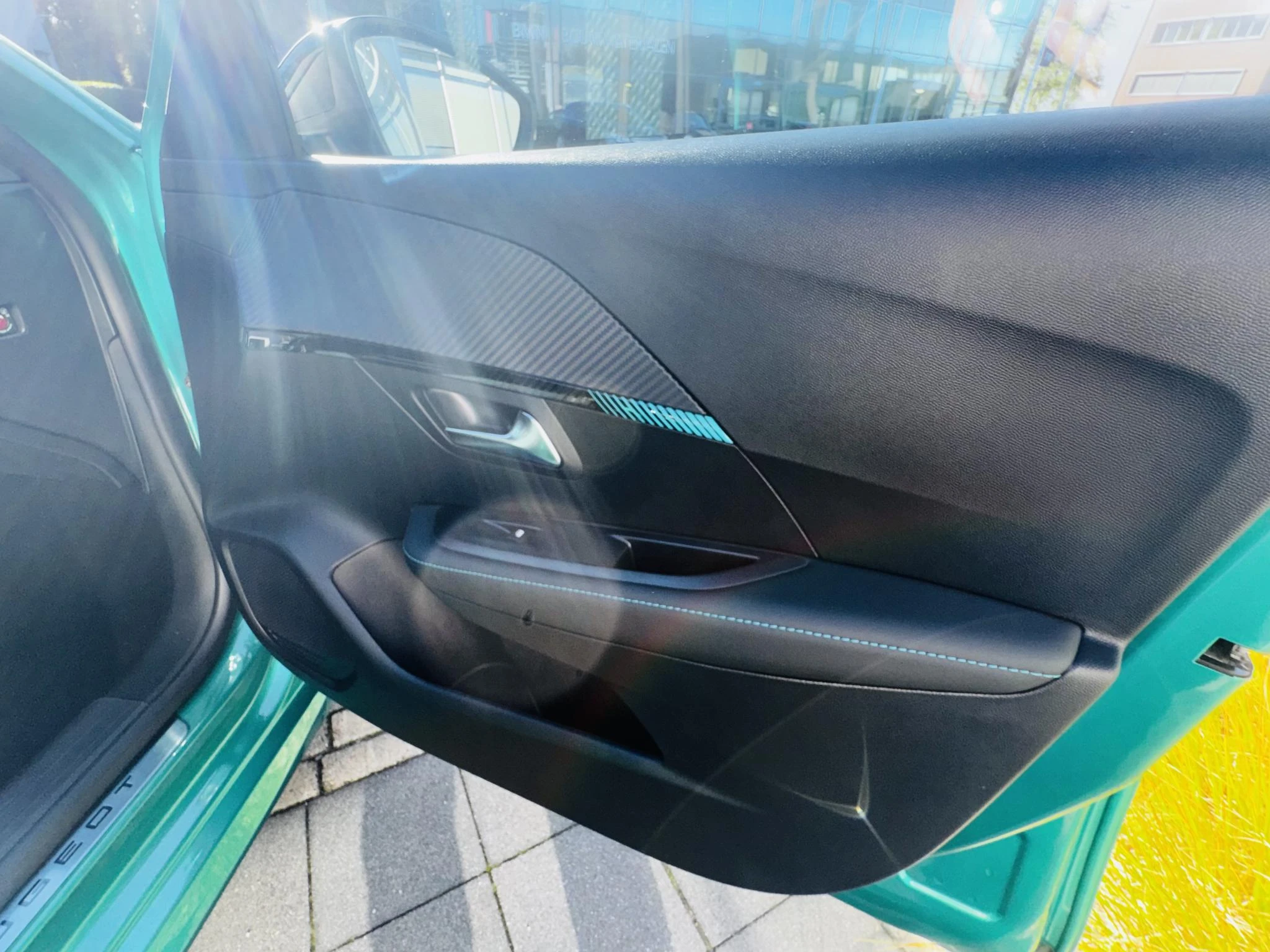 Peugeot-208-image-29
