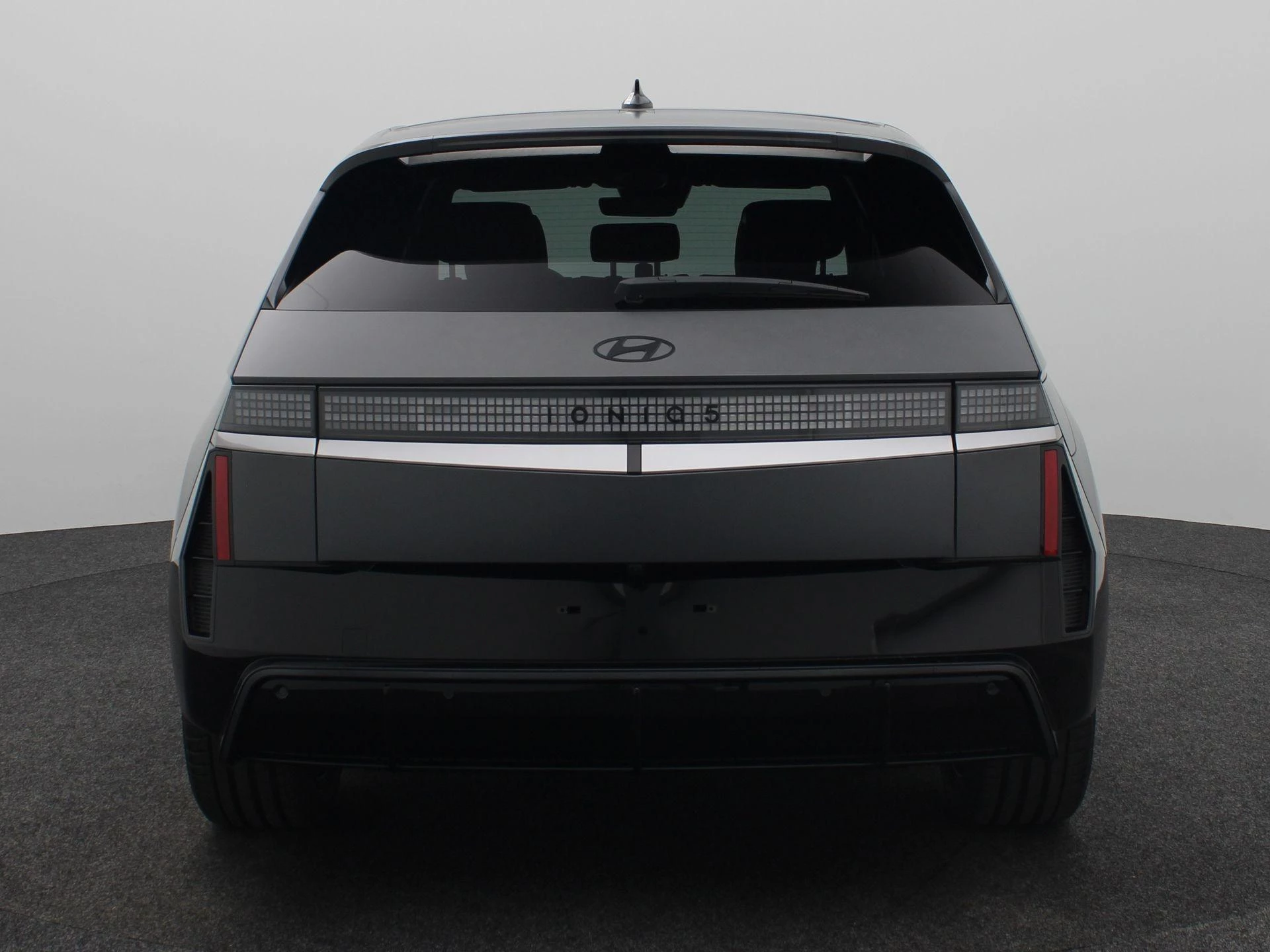 Hyundai-IONIQ 5-image-4
