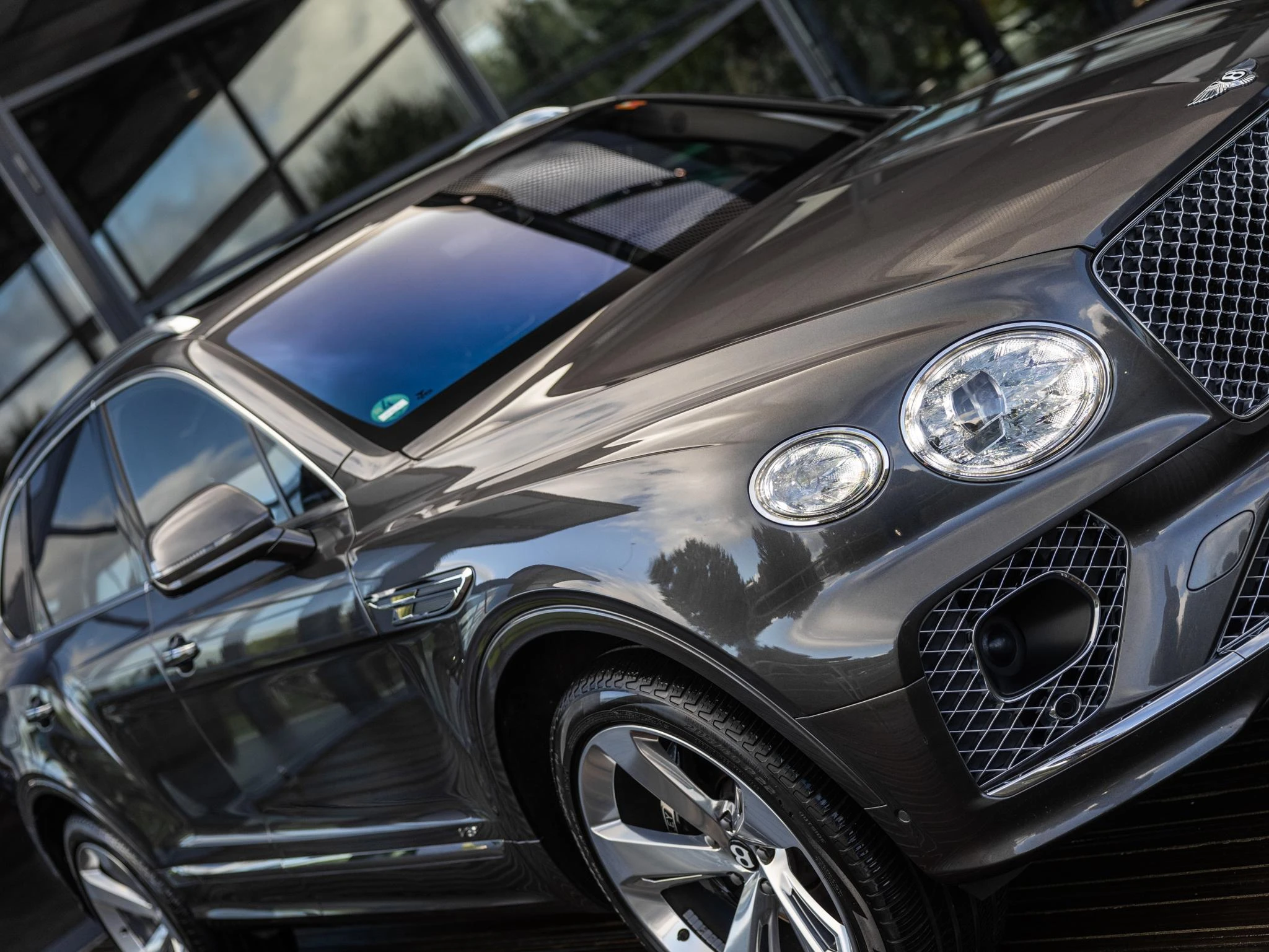 Bentley-Bentayga-image-10