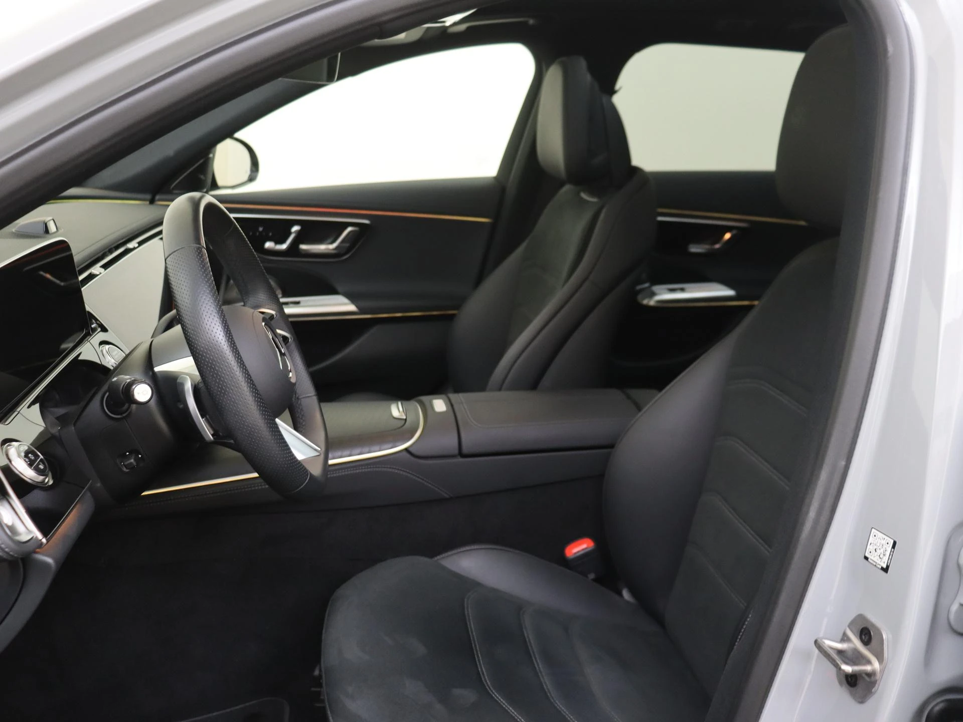 Mercedes-Benz-E-Klasse-image-10
