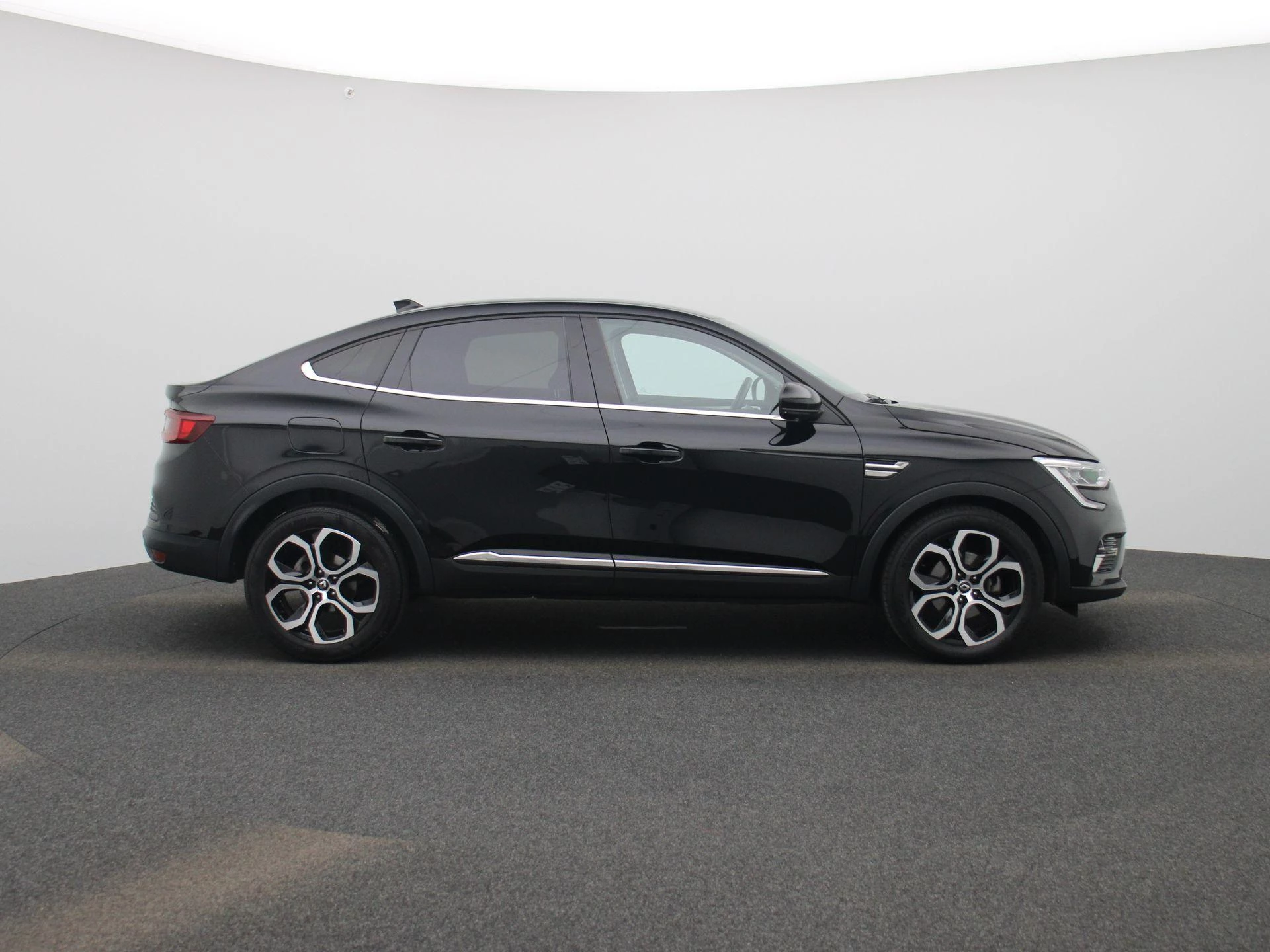 Renault-Arkana-image-5