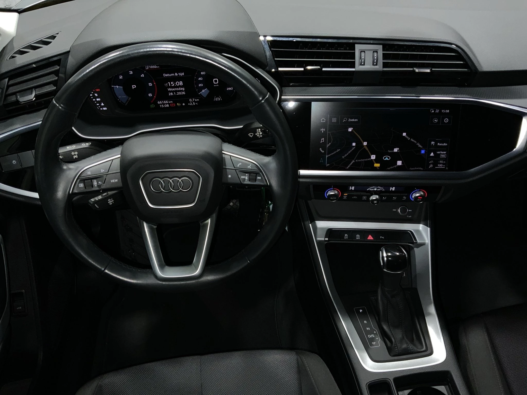 Audi Q3 Aut*NAVI*GRA*LM*PDC