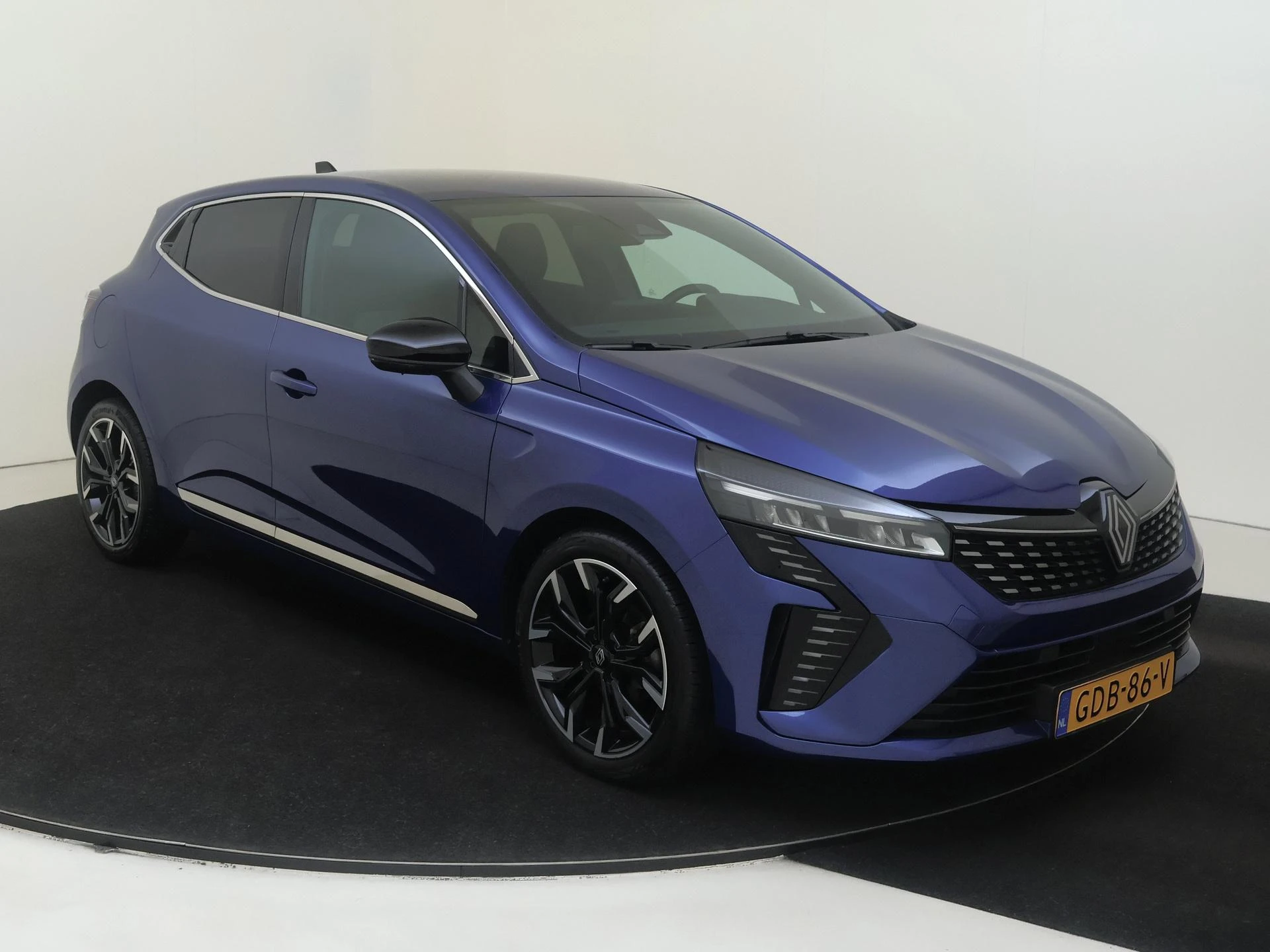 Renault-Clio-image-1